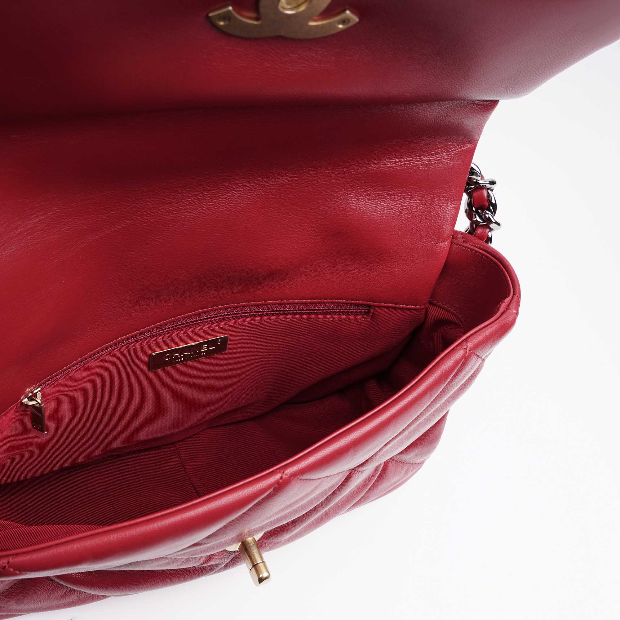 19 Large Flap Bag - CHANEL - Affordable Luxury image