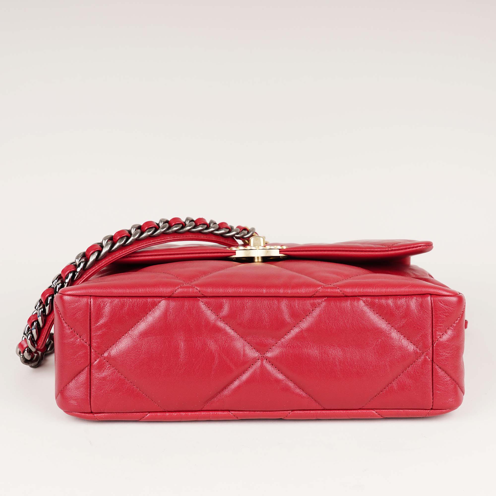 19 Large Flap Bag - CHANEL - Affordable Luxury image