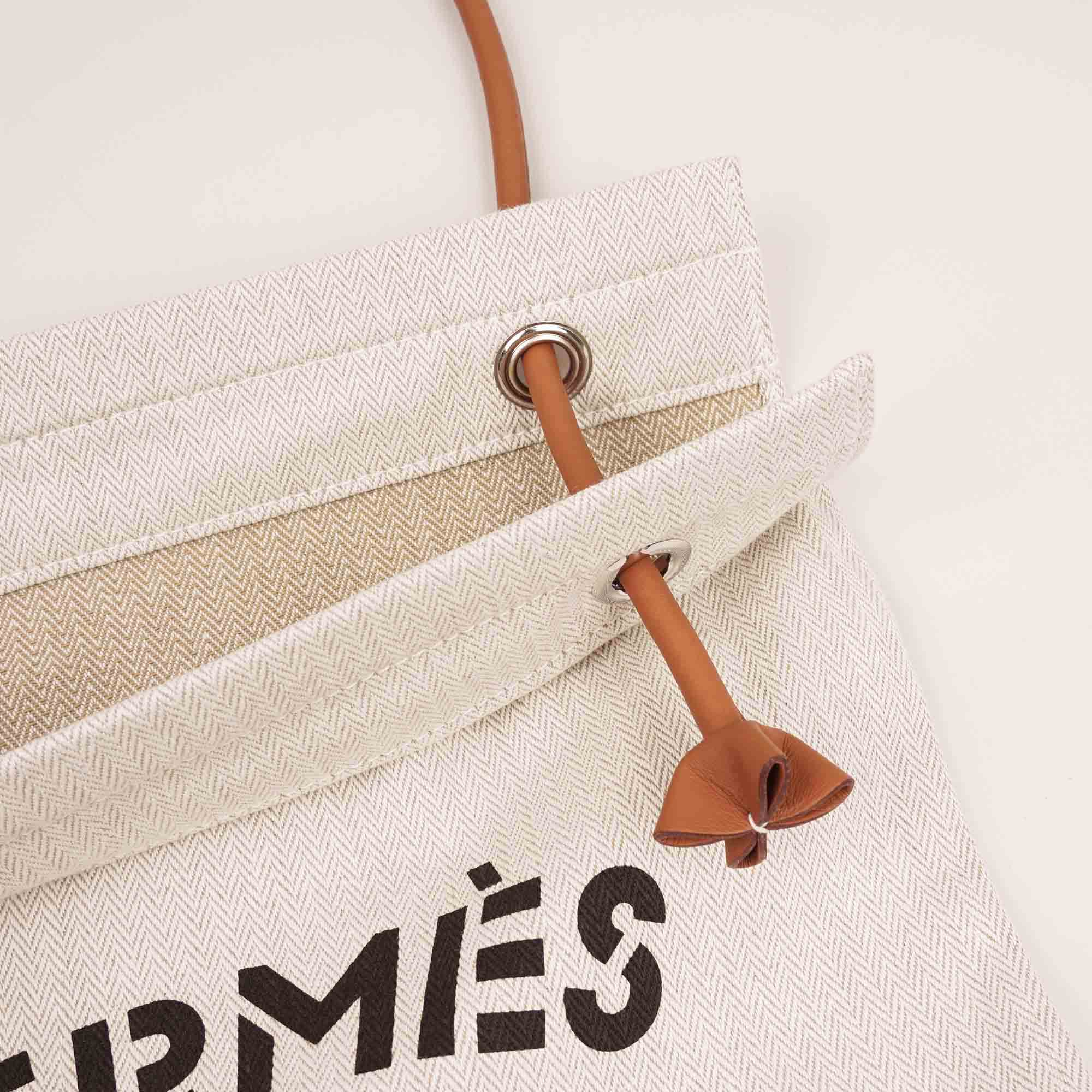 Aline Grooming Bag image