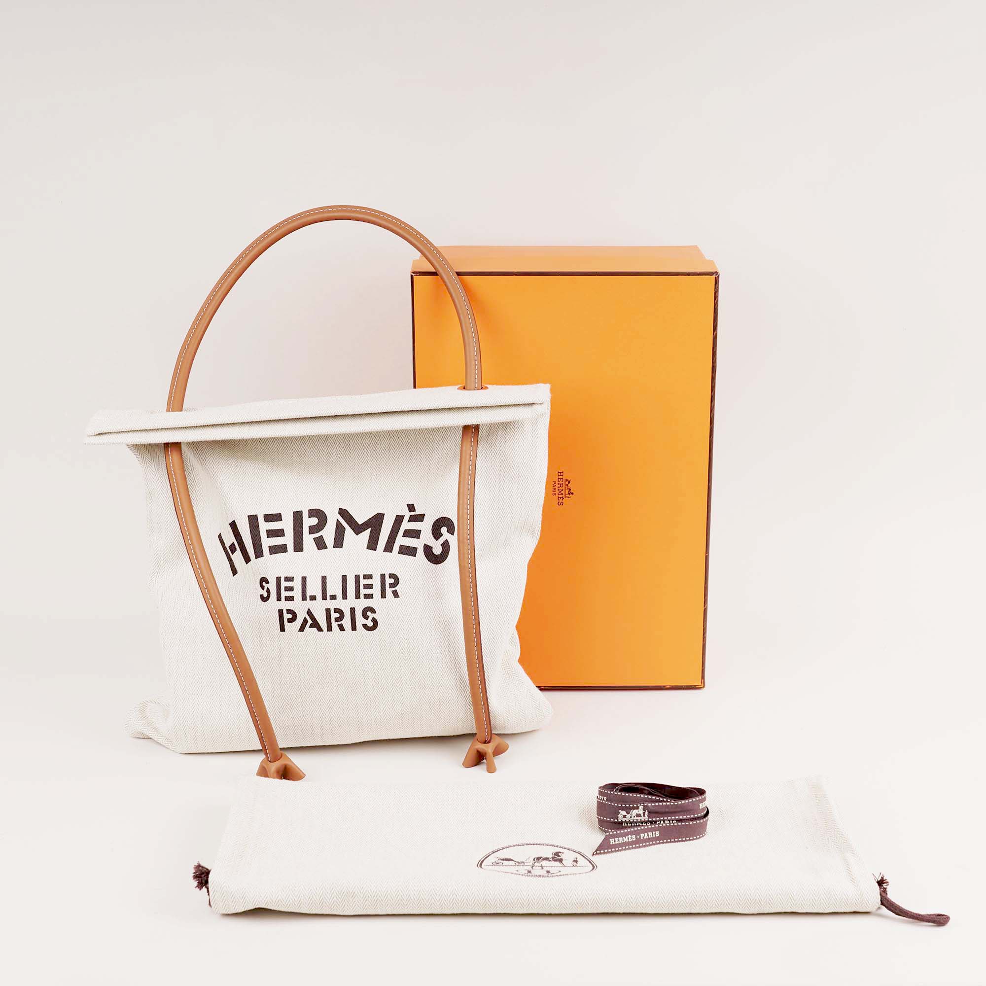 Aline Grooming Bag image