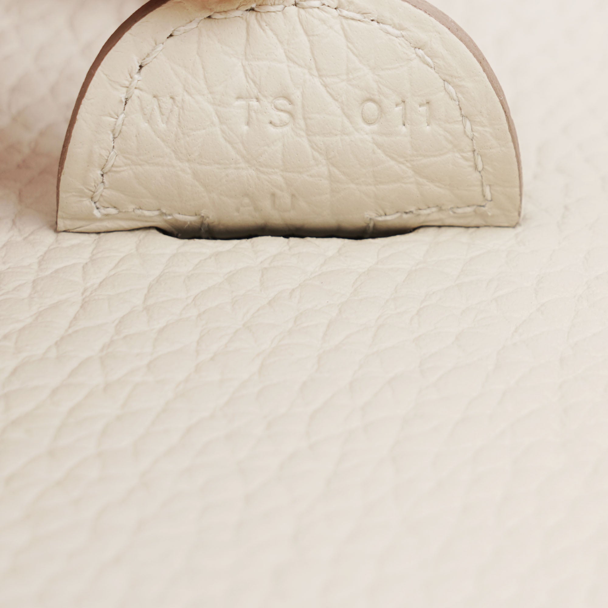 Evelyne III 29 Shoulder Bag image