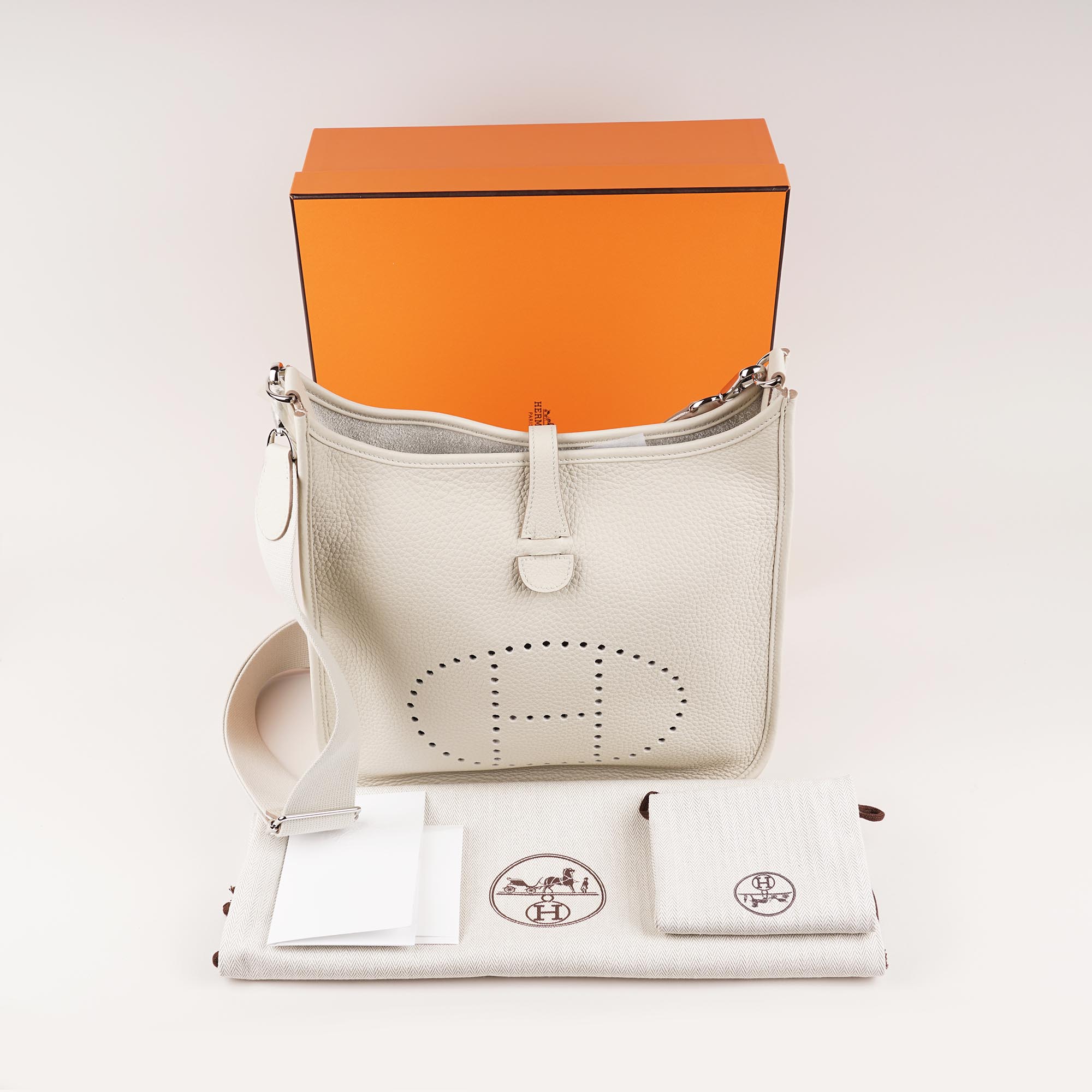 Evelyne III 29 Shoulder Bag image