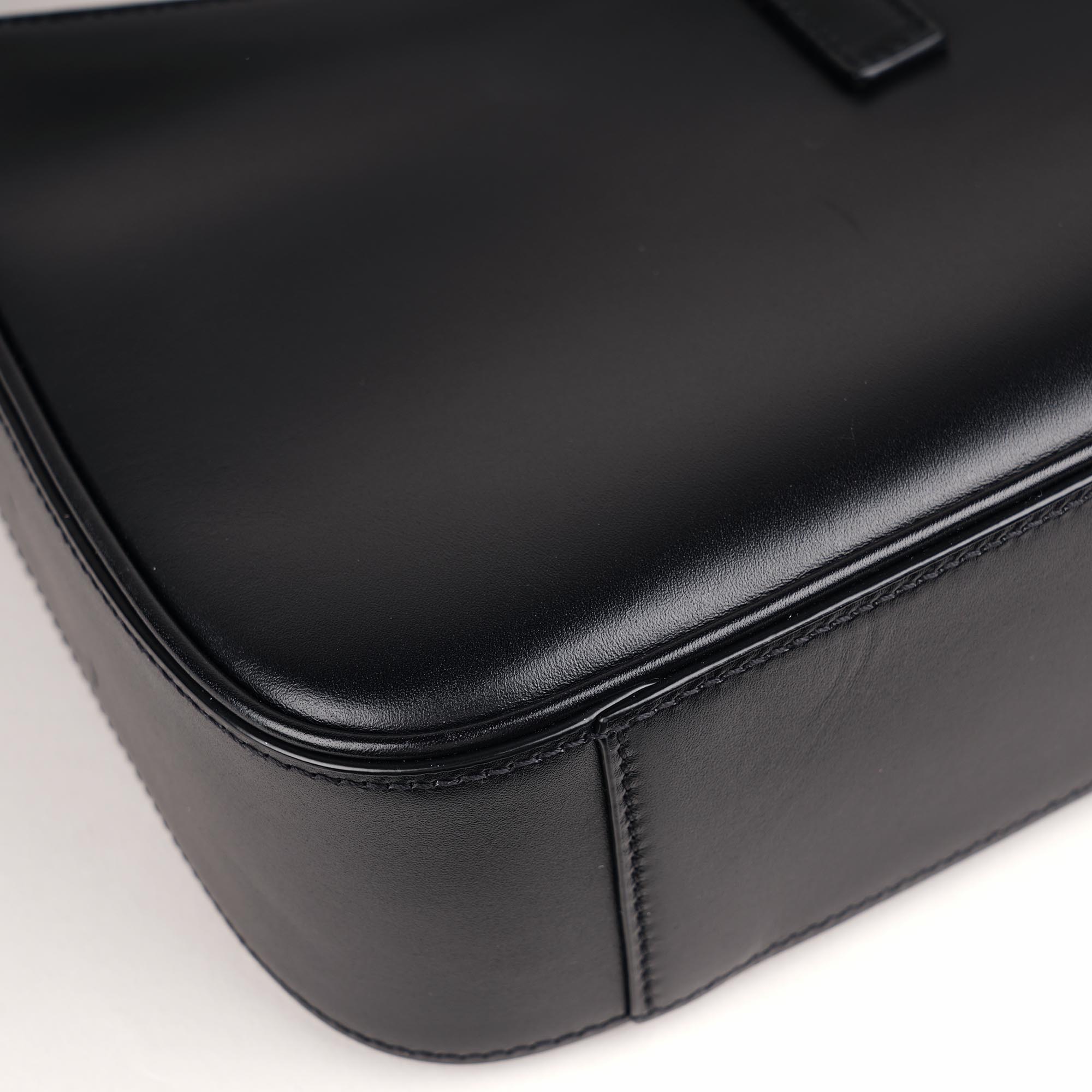 Le 5 Á 7 Shoulder Bag image
