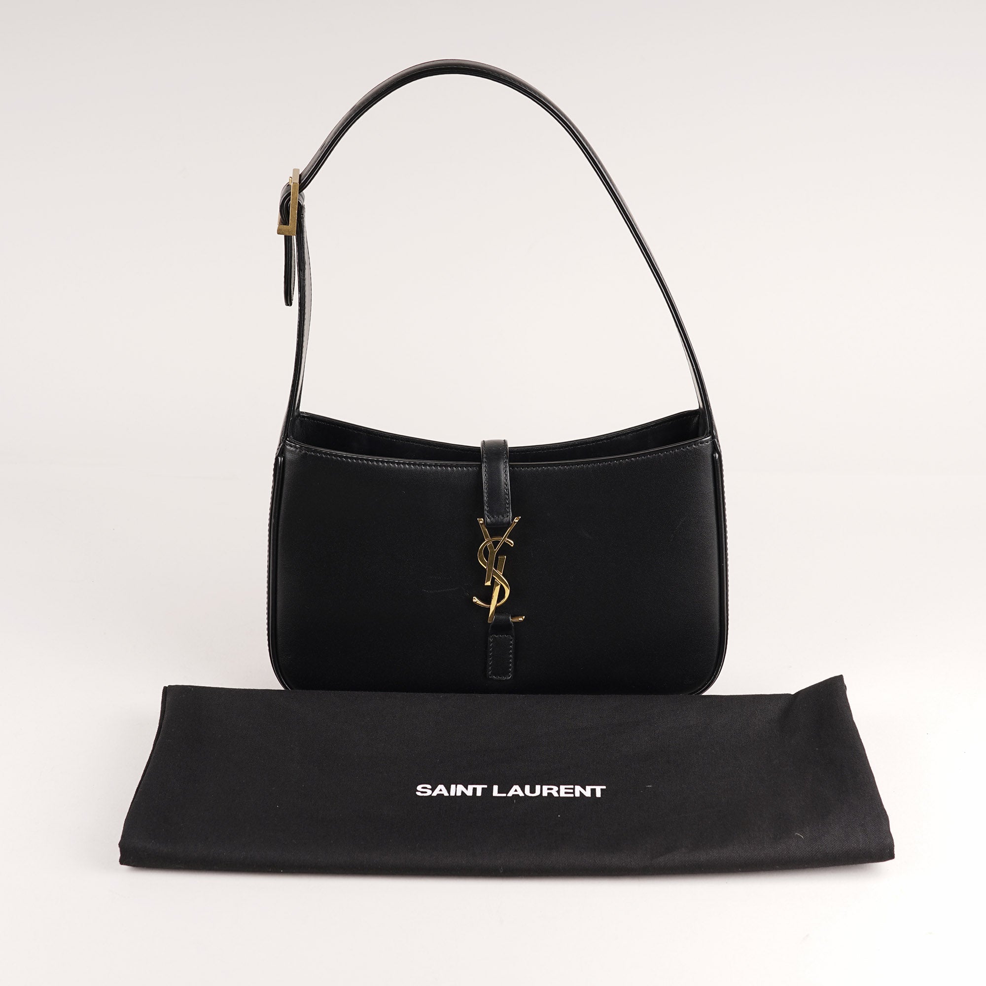 Le 5 Á 7 Shoulder Bag image
