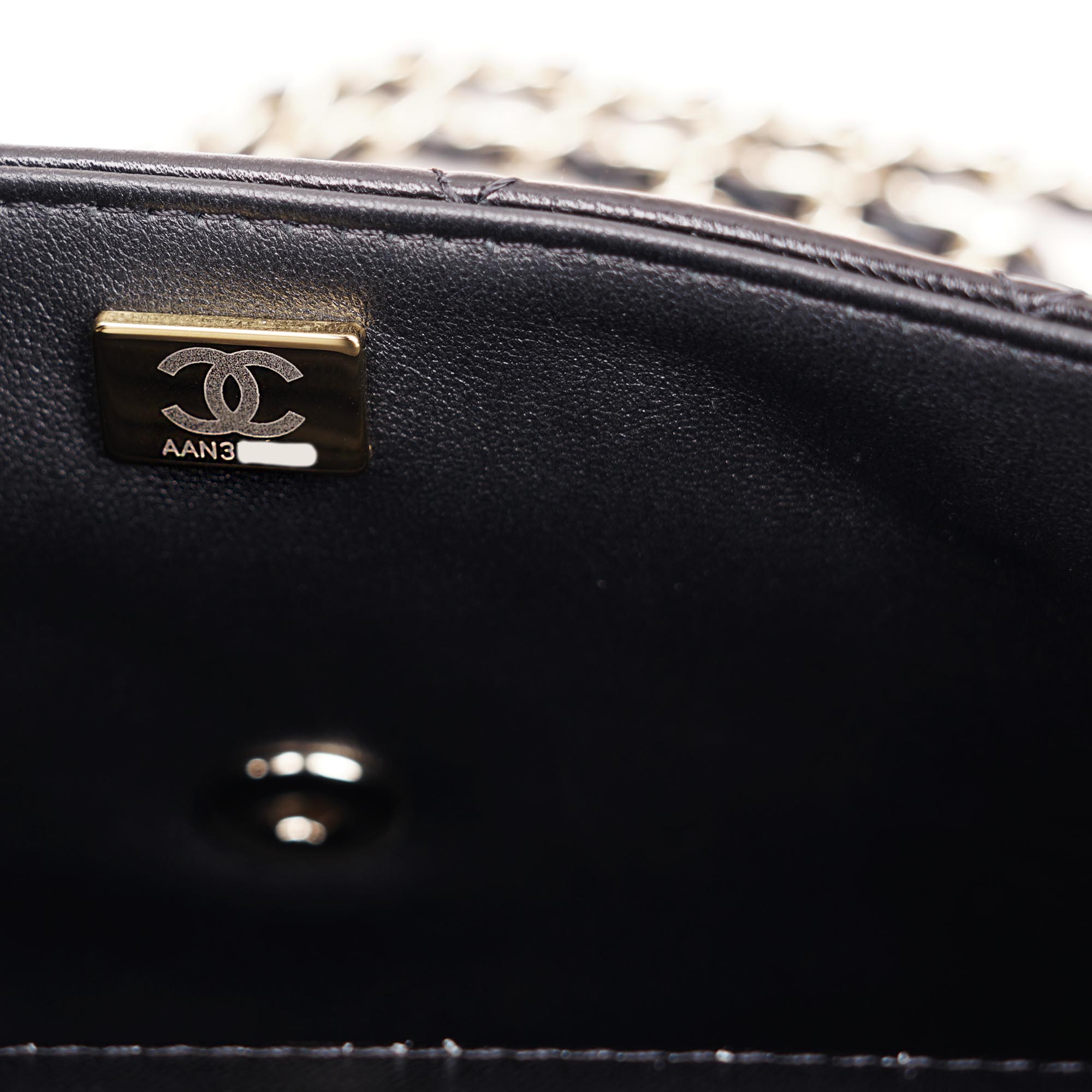 Flap with Top Handle image