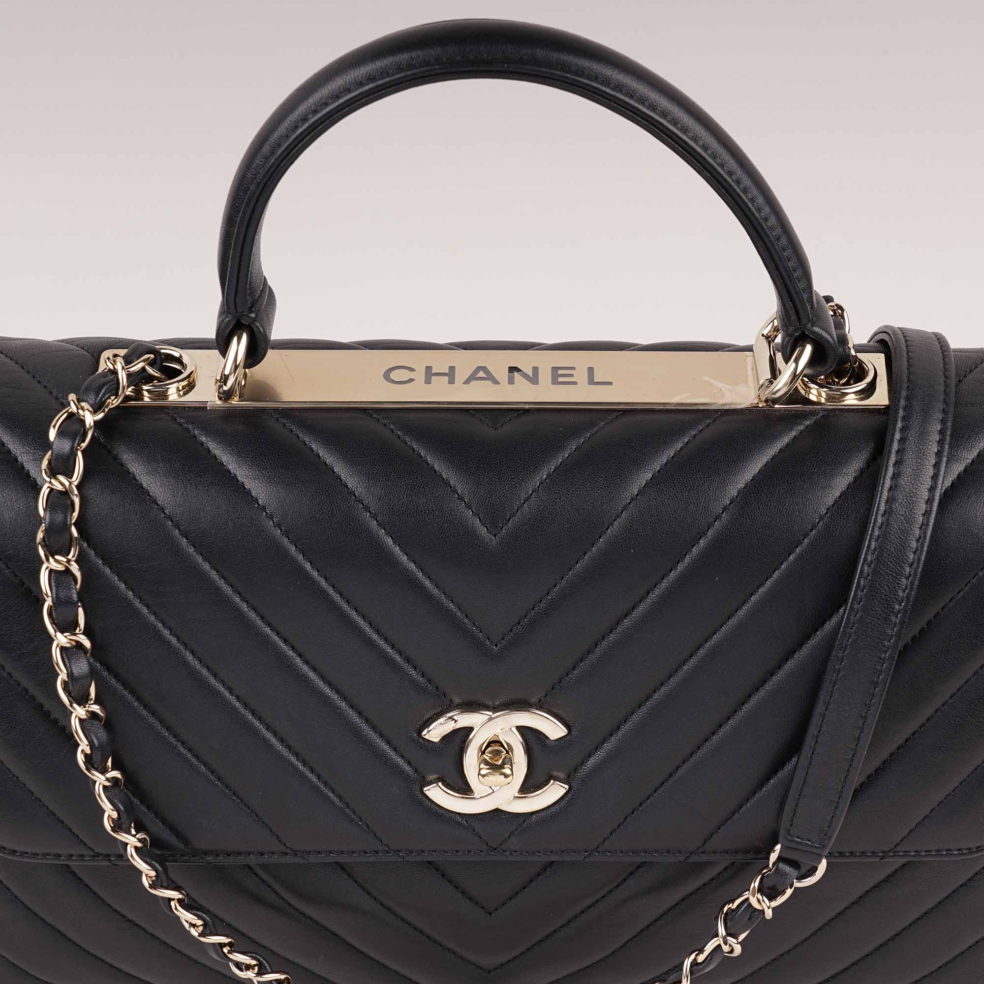 Medium Trendy Top Handle image