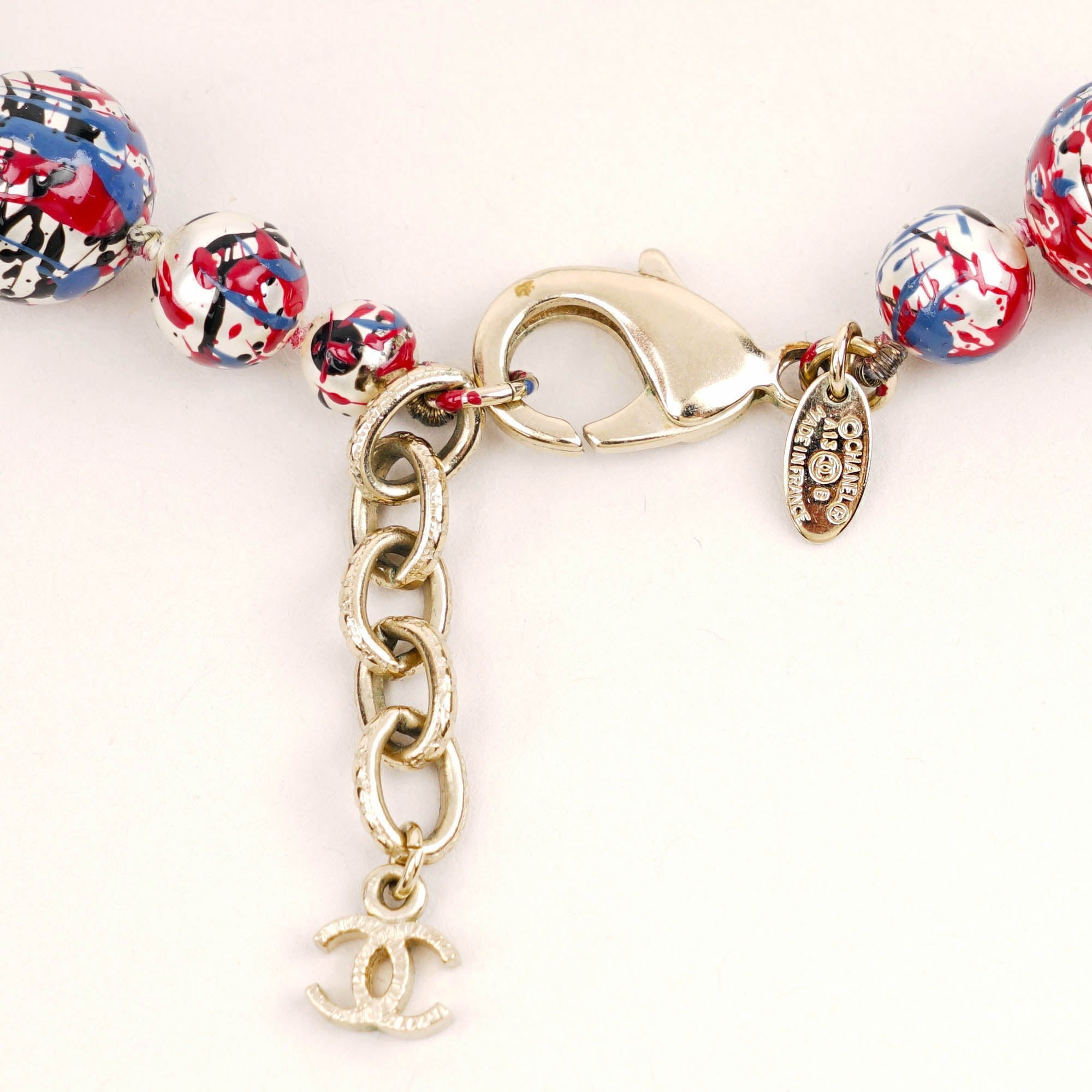 CC Paint Splatter Pearl Necklace - CHANEL - Affordable Luxury image