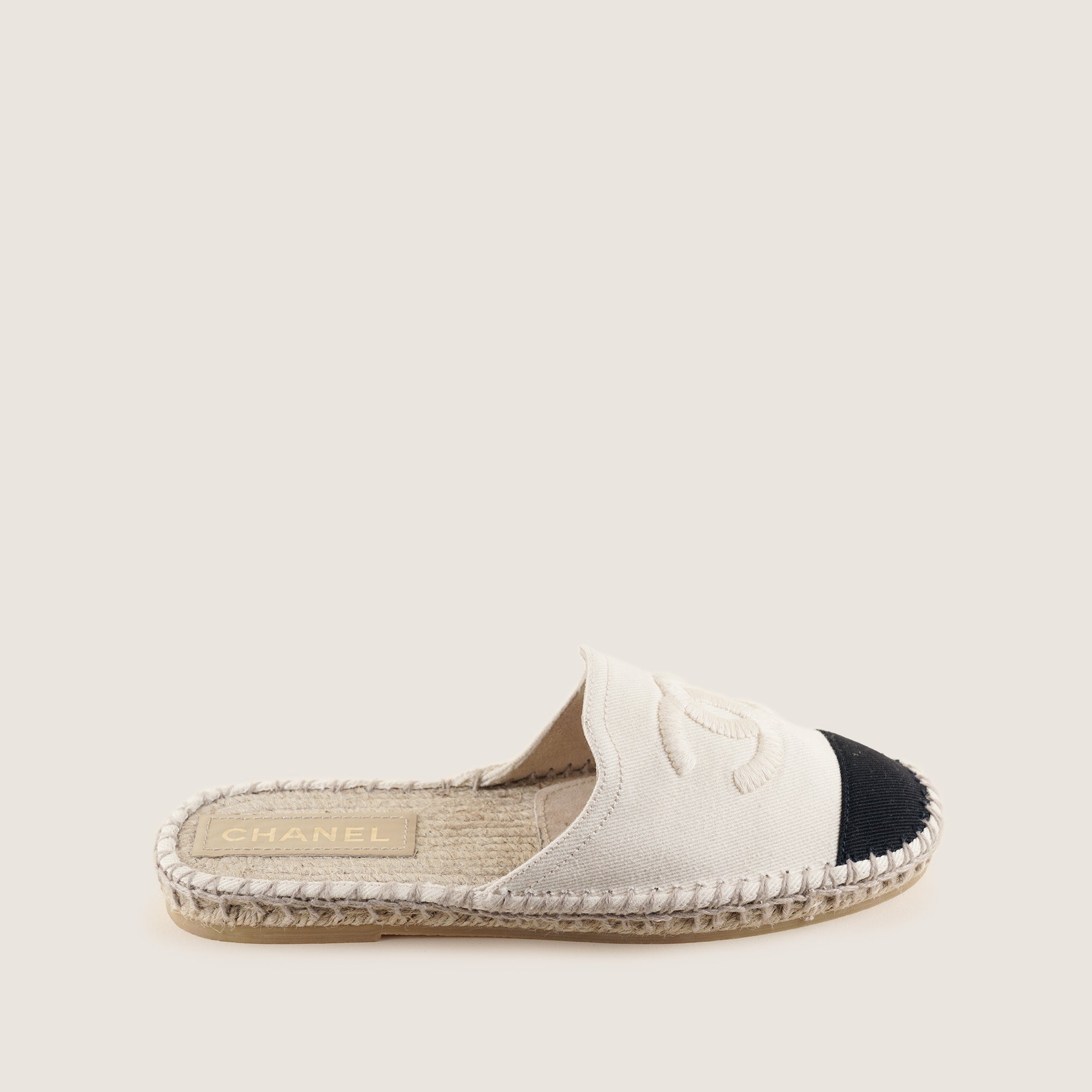 Chanel fashion slip ons espadrilles