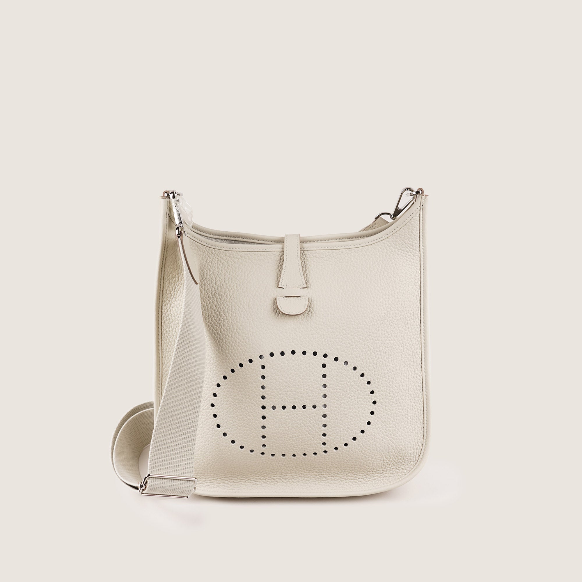 Evelyne III 29 Shoulder Bag - HERMÈS - Affordable Luxury