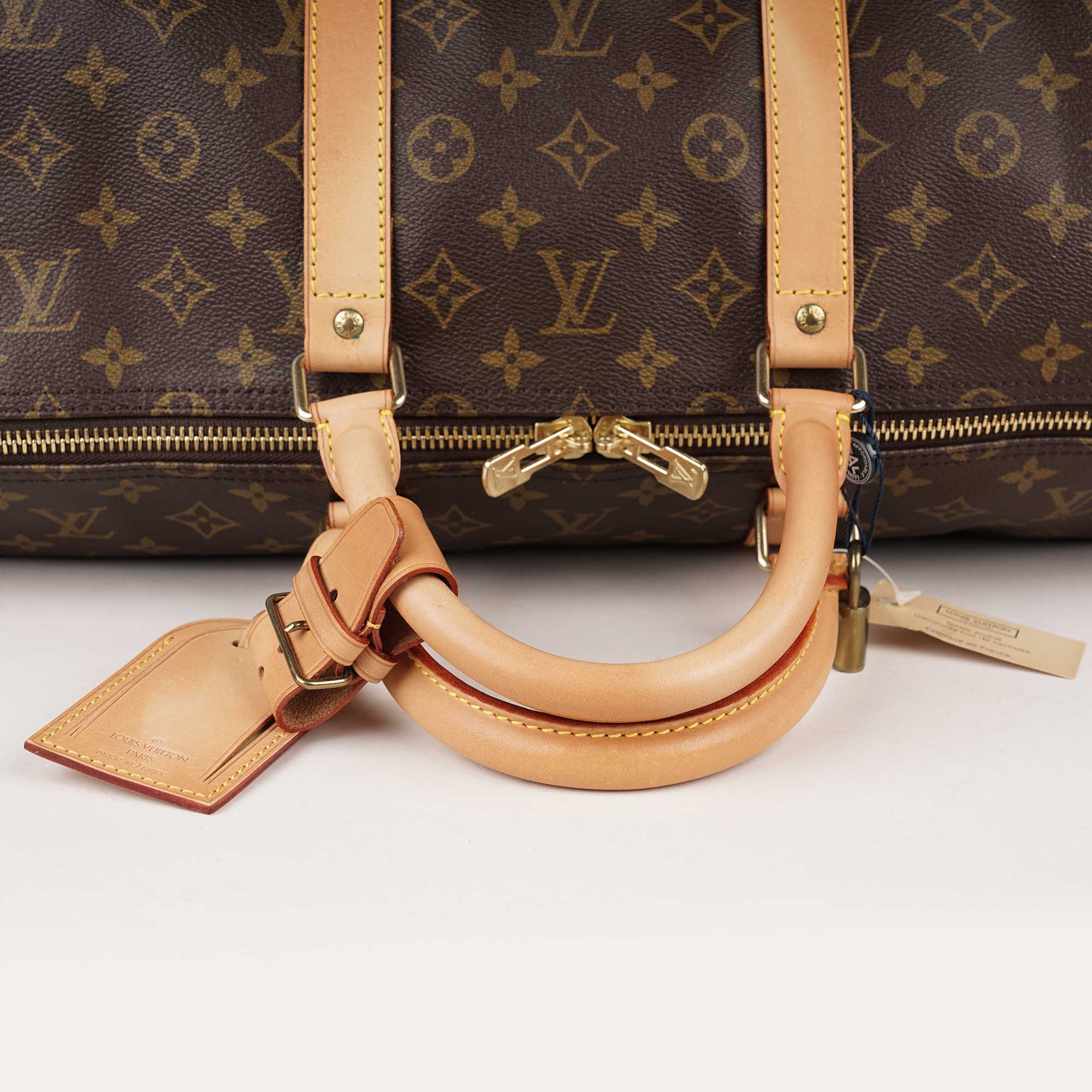 Keepall 55 Bandoulière Bag - LOUIS VUITTON - Affordable Luxury image