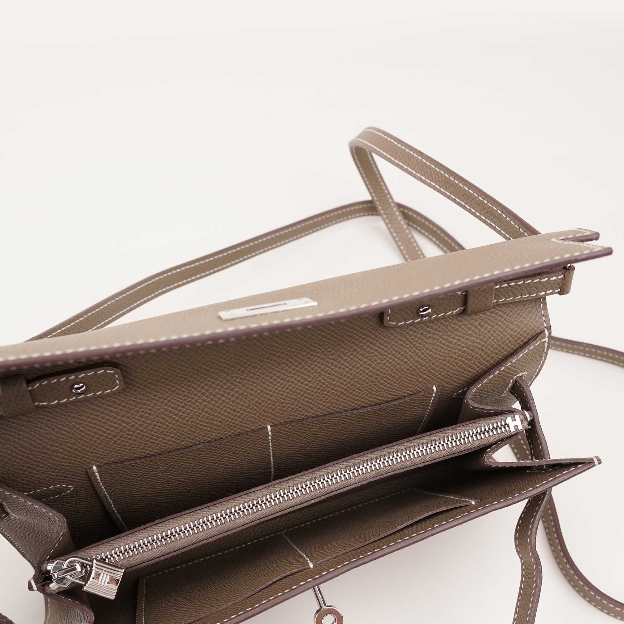 Kelly Classique To Go Wallet - HERMÈS - Affordable Luxury image