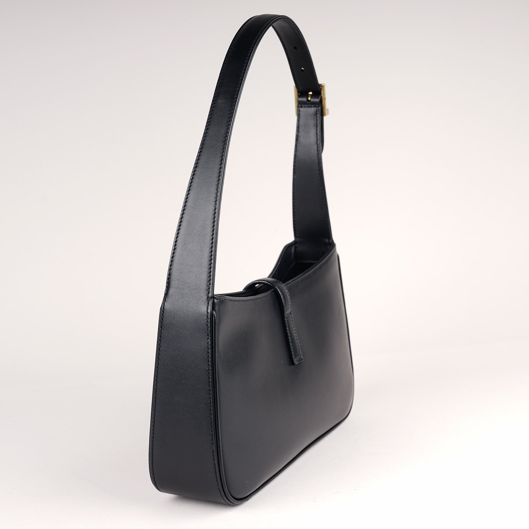 Le 5 Á 7 Shoulder Bag - SAINT LAURENT - Affordable Luxury image
