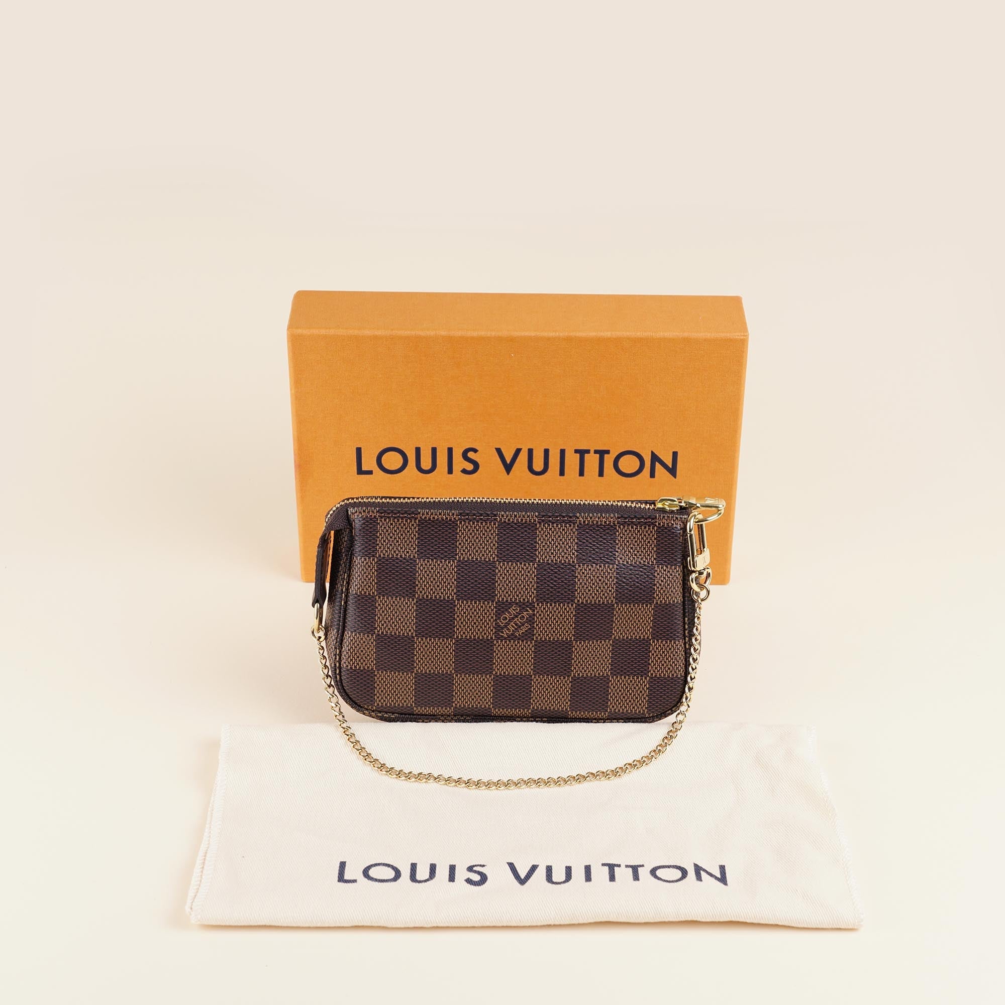Mini Pochette Accessoires - LOUIS VUITTON - Affordable Luxury image