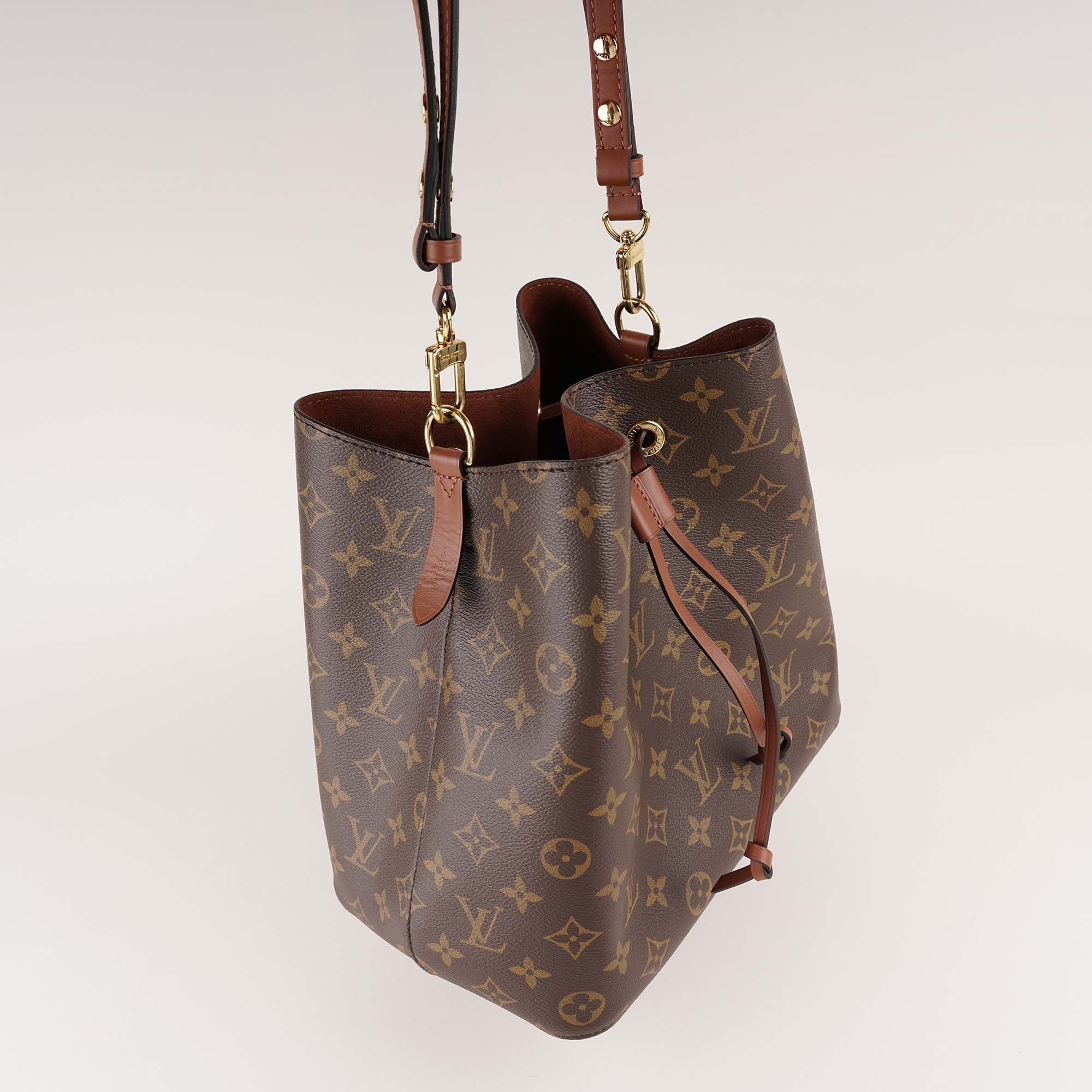 NéoNoé Bucket Bag - LOUIS VUITTON - Affordable Luxury image