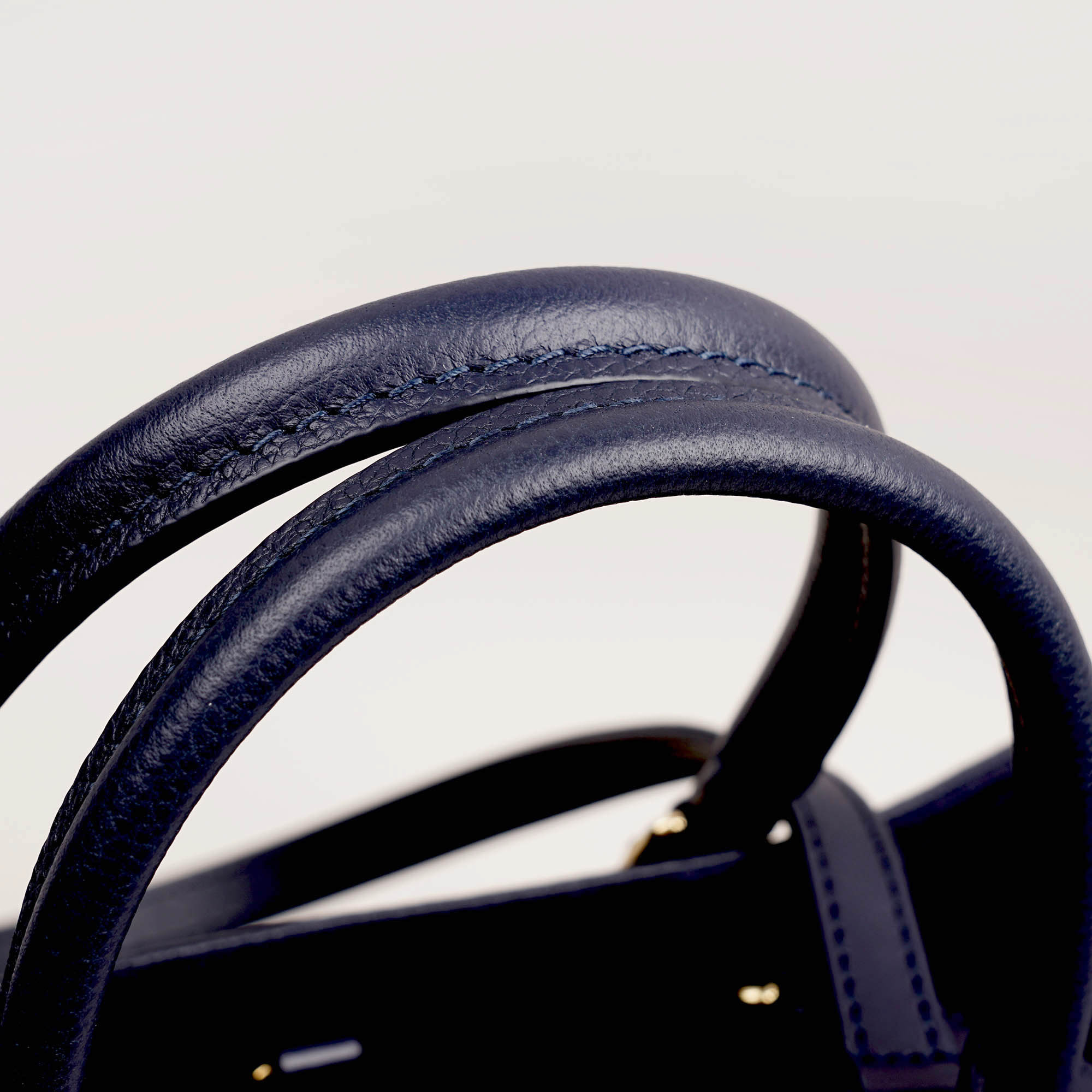 Onthego MM - LOUIS VUITTON - Affordable Luxury image