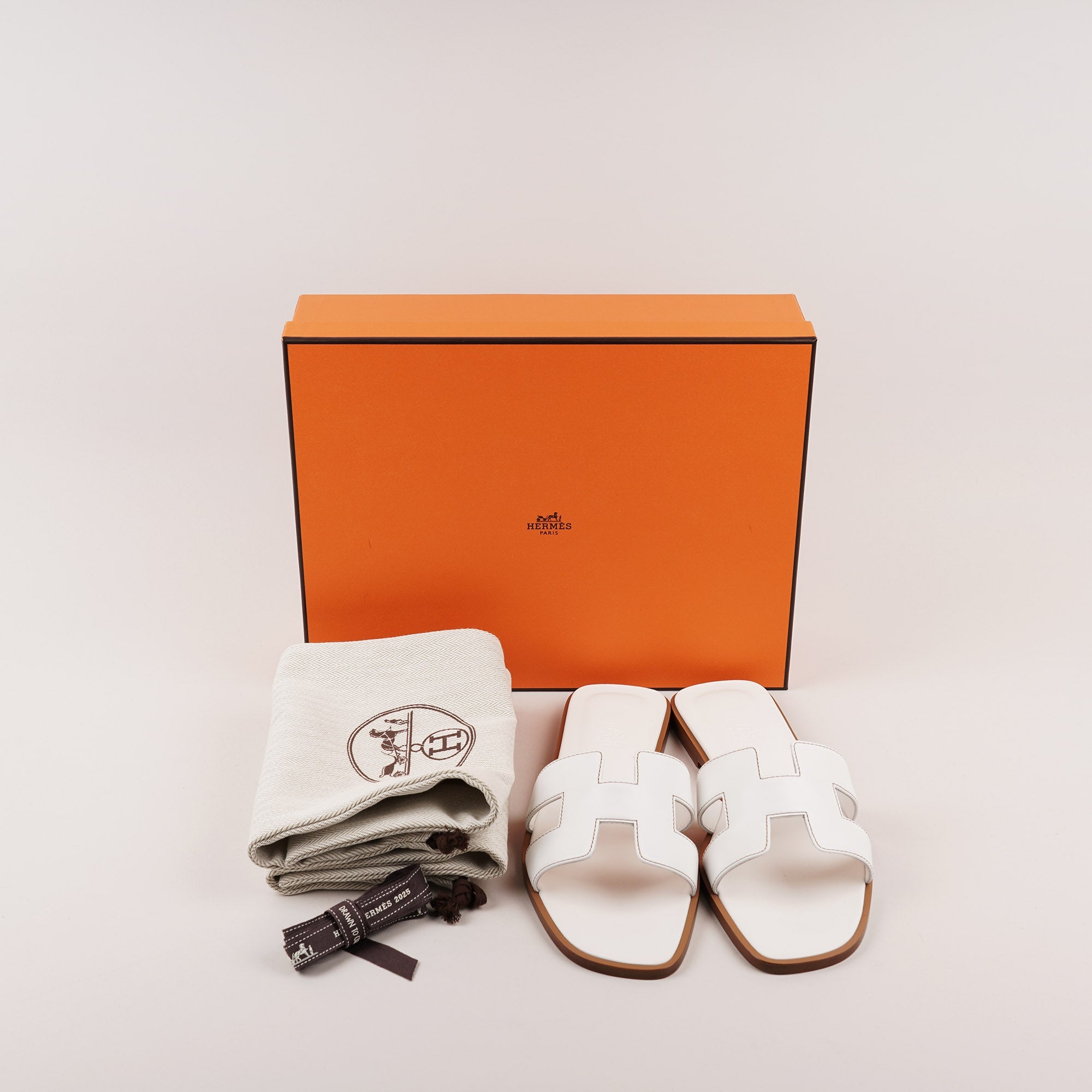 Oran Sandals 37.5 - HERMÈS - Affordable Luxury image