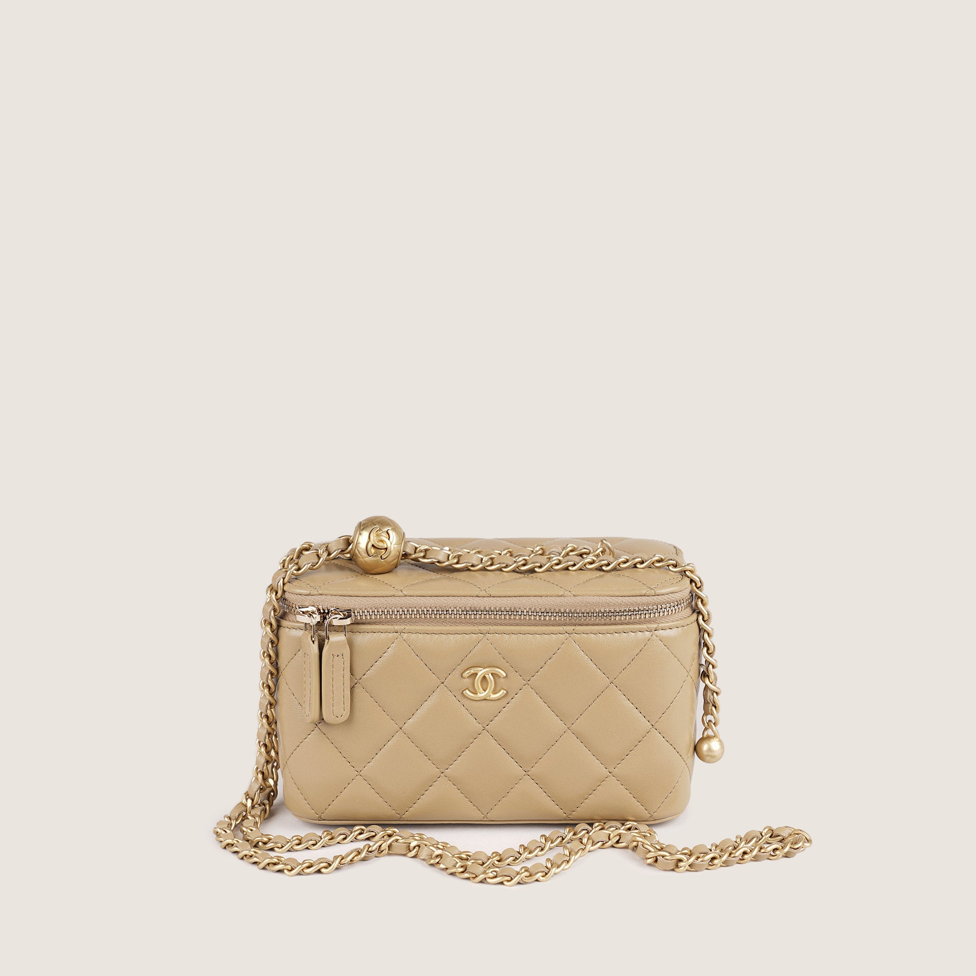 Pearl Crush Vanity - CHANEL - Affordable Luxury