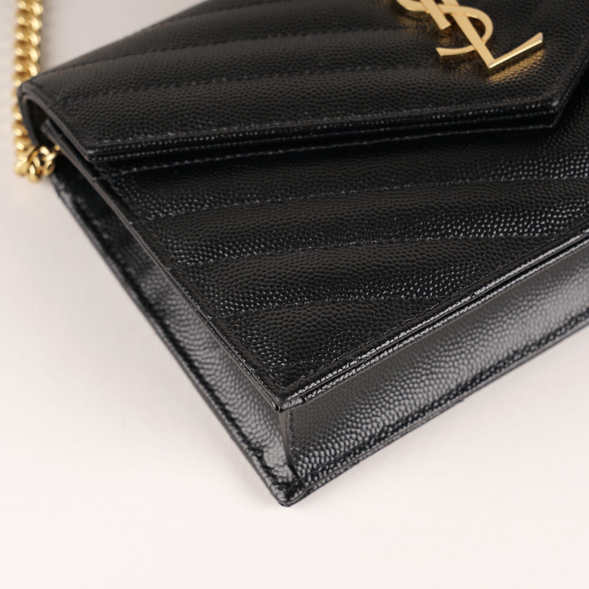 Small Cassandre Chain Wallet - SAINT LAURENT - Affordable Luxury image