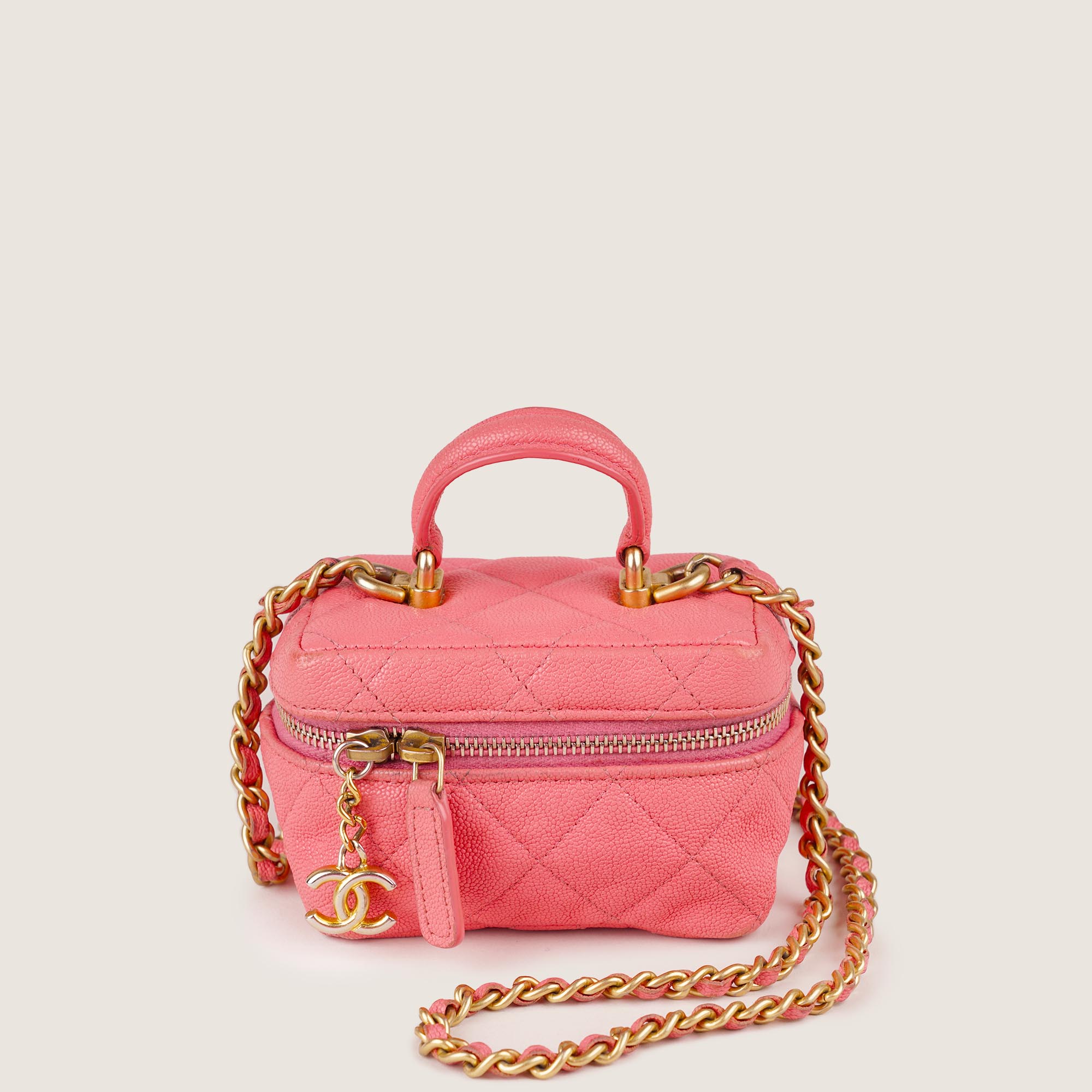 Super Mini Vanity on Chain - CHANEL - Affordable Luxury