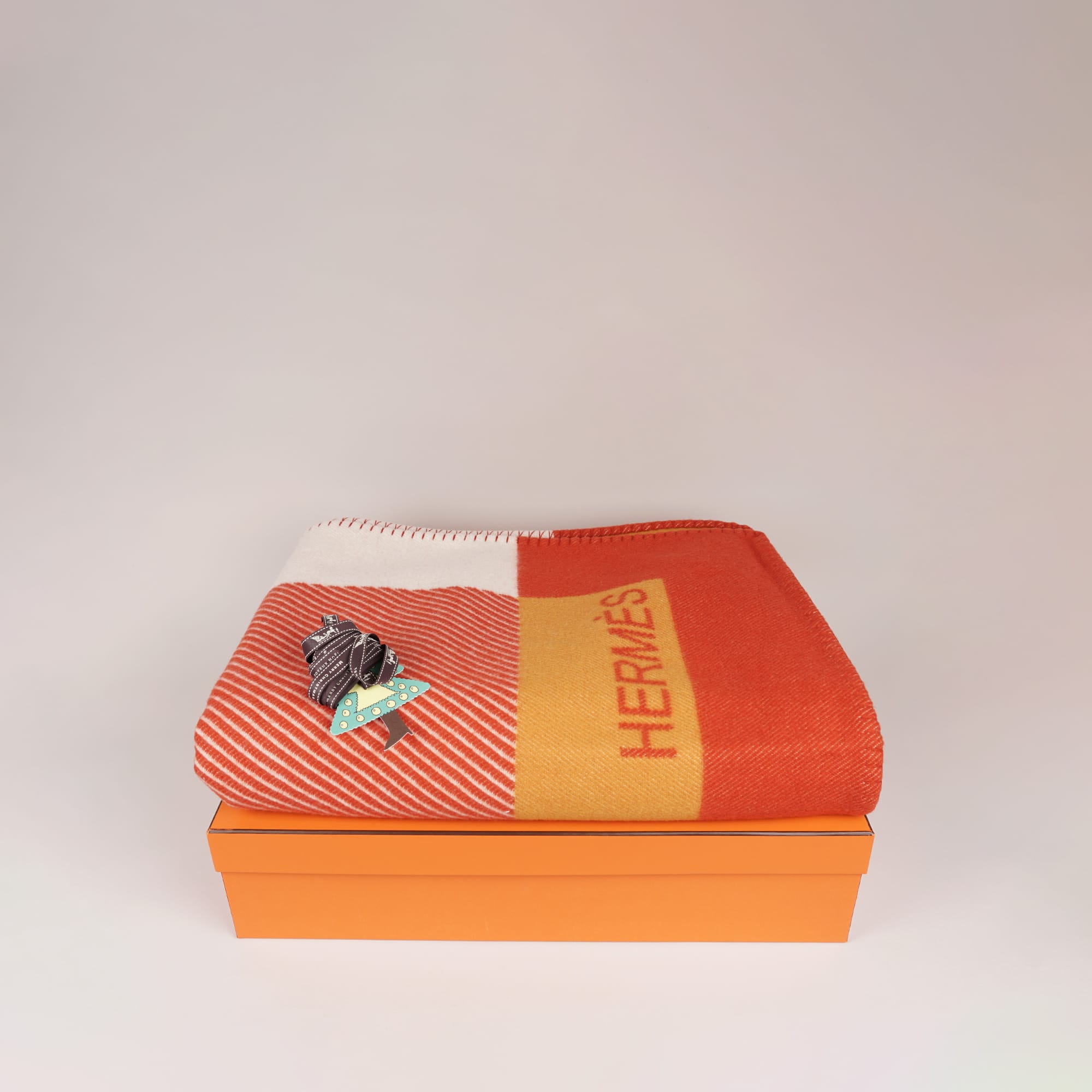 Throw Blanket - HERMÈS - Affordable Luxury image