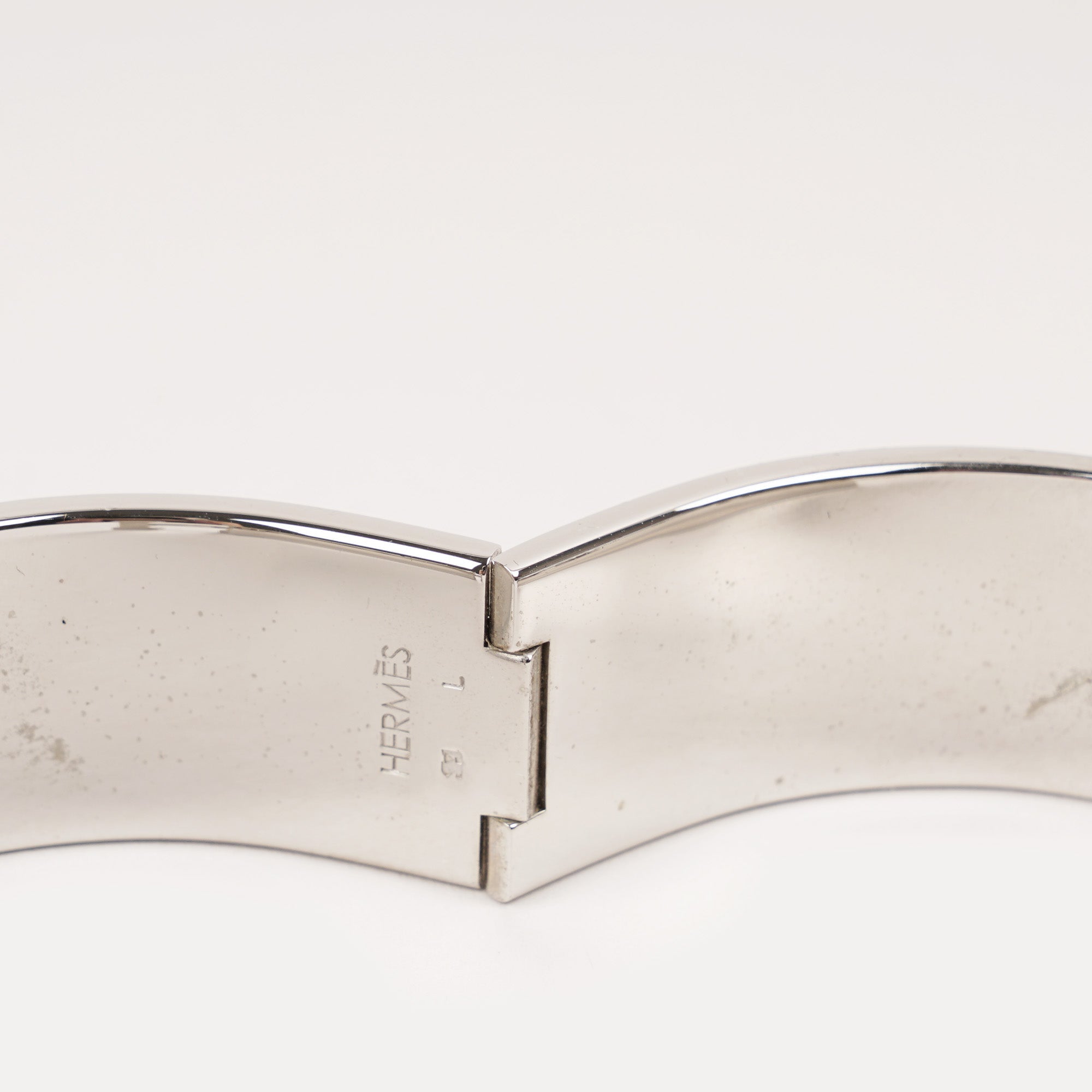Wide Clic H Bracelet GM - HERMÈS - Affordable Luxury image
