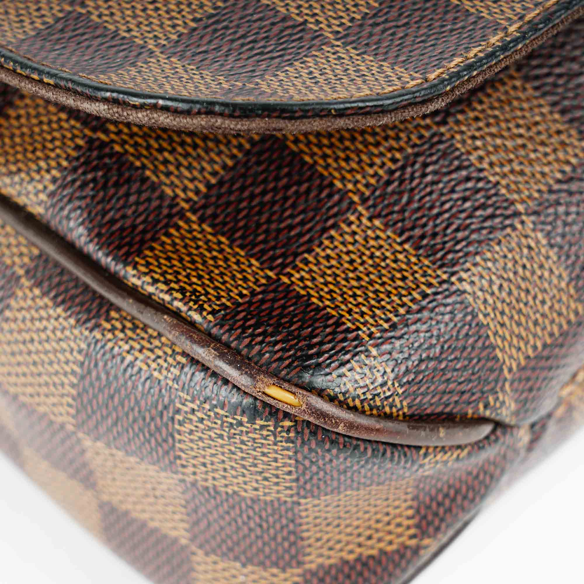District Messenger Bag PM - LOUIS VUITTON - Affordable Luxury image