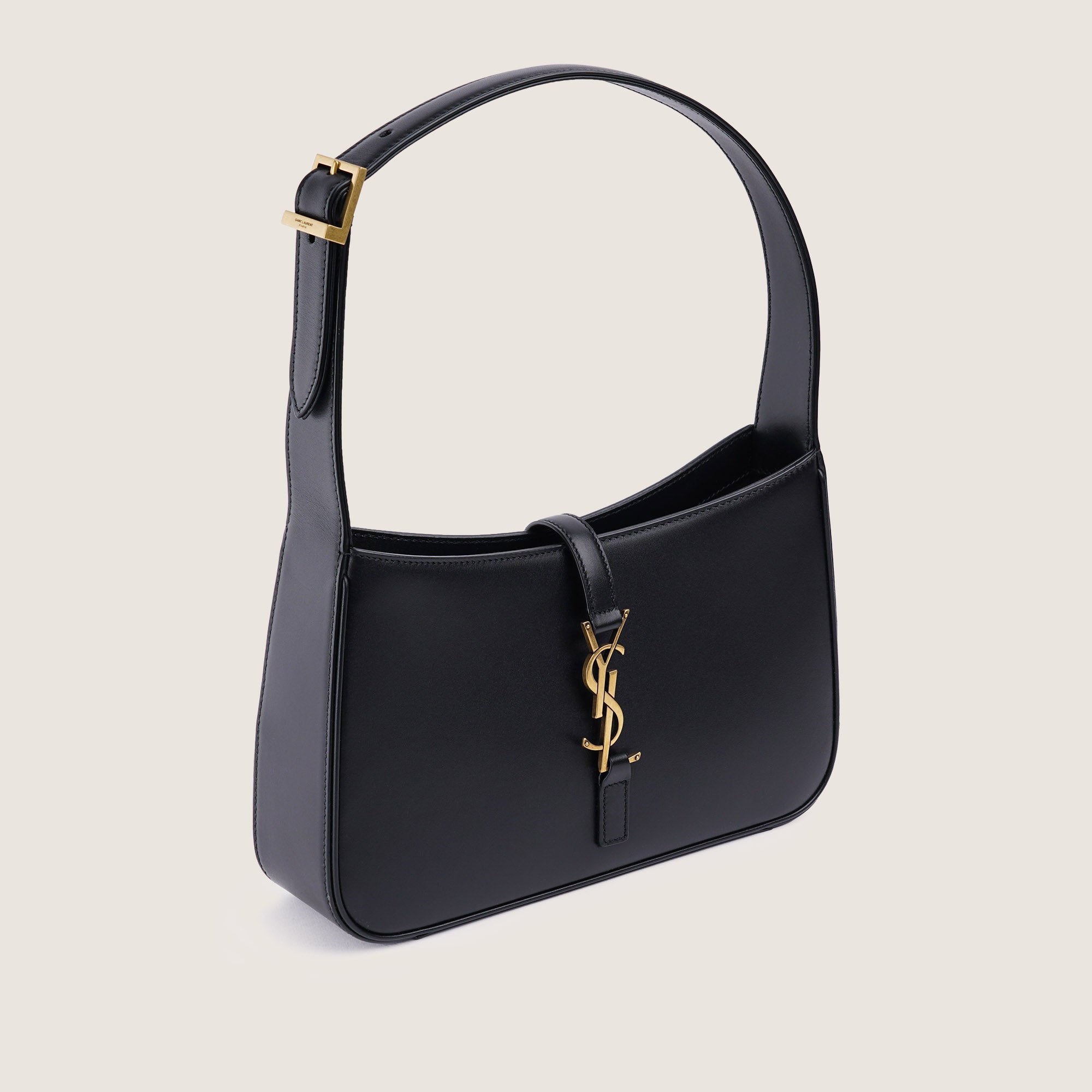 LE 5 À 7 Shoulder Bag - SAINT LAURENT - Affordable Luxury image