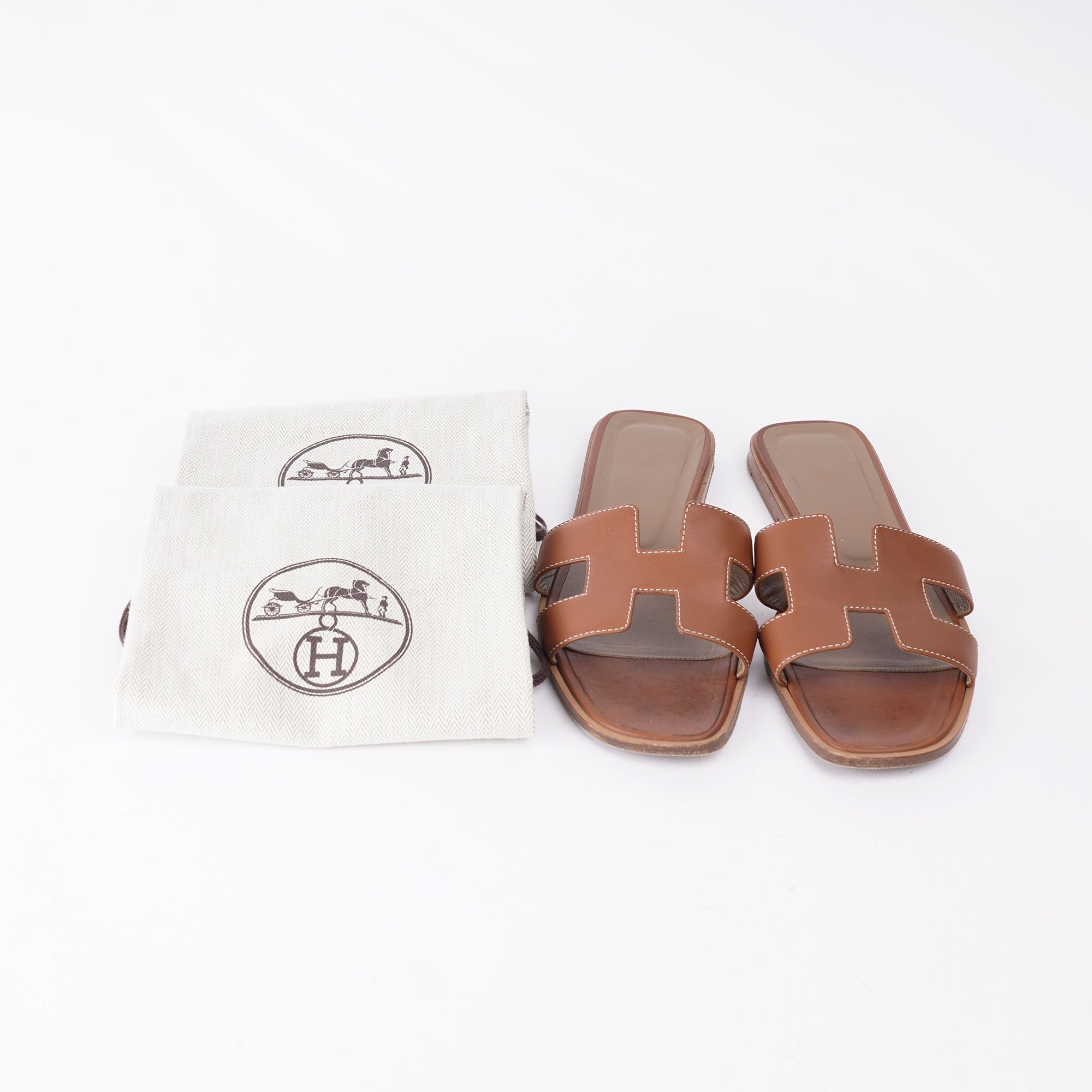 Oran Sandals 38 - HERMÈS - Affordable Luxury image