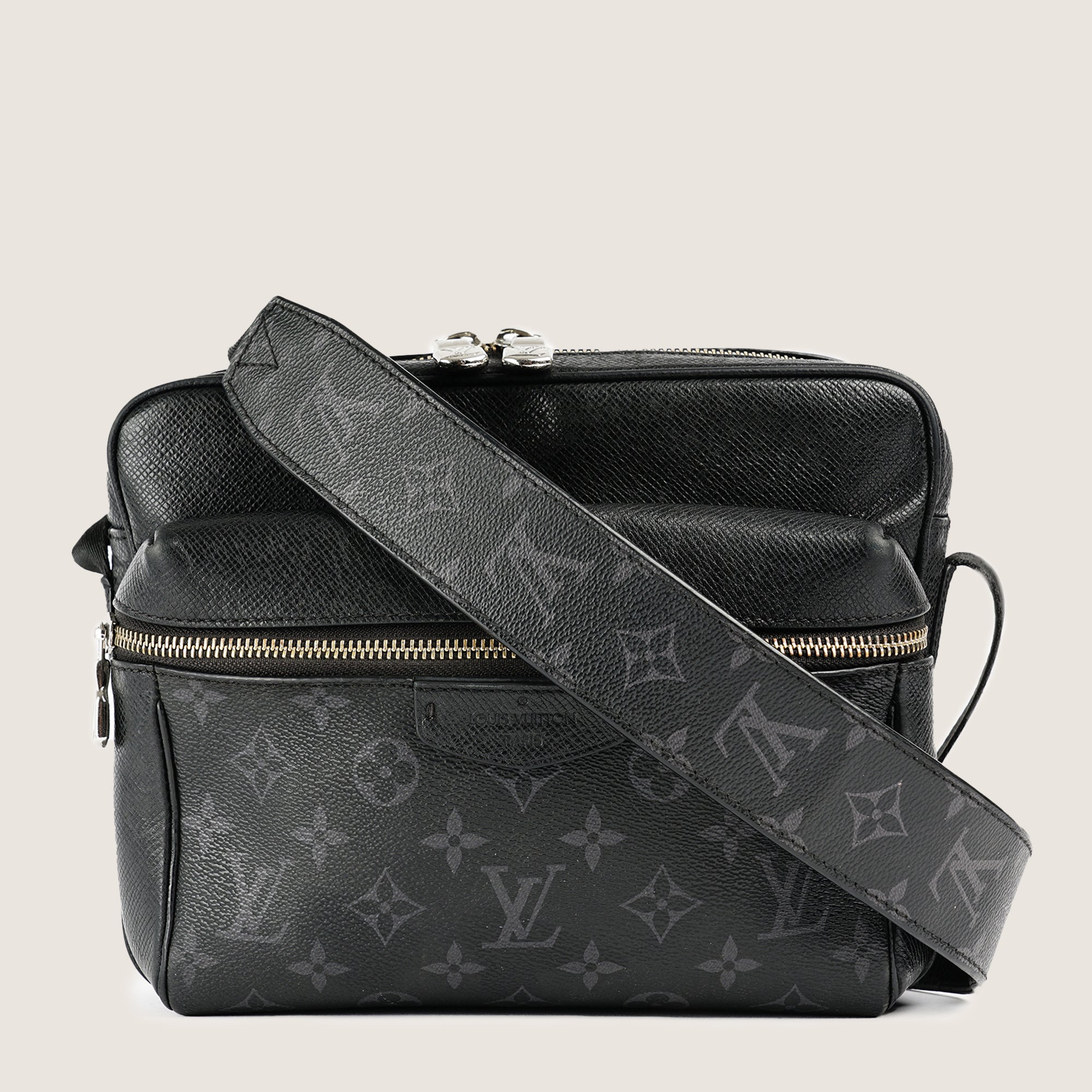 Outdoor Messenger - LOUIS VUITTON - Affordable Luxury