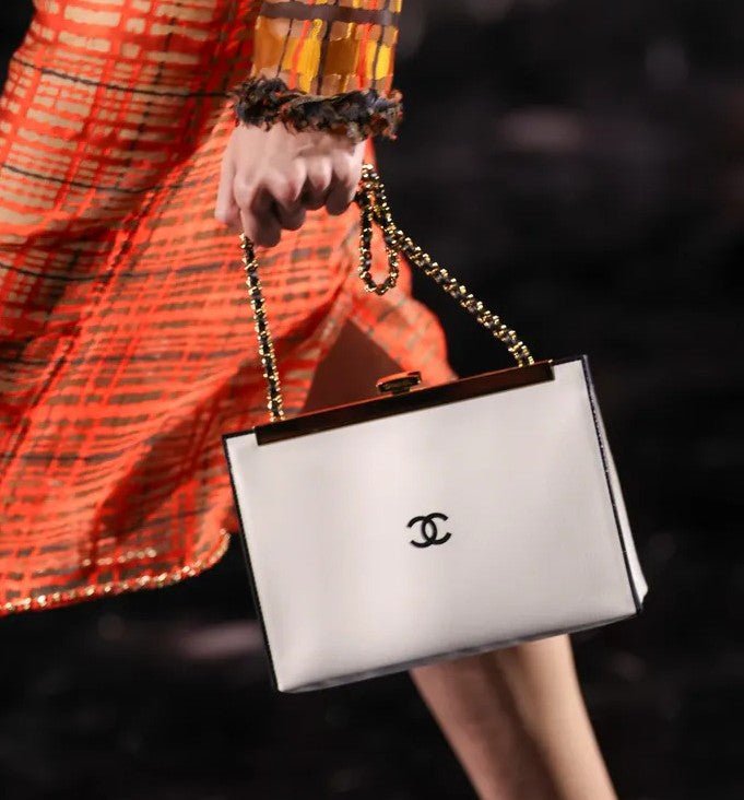 Chanel Spring/Summer 2026: A New Chapter for the House’s Iconic Bags card image