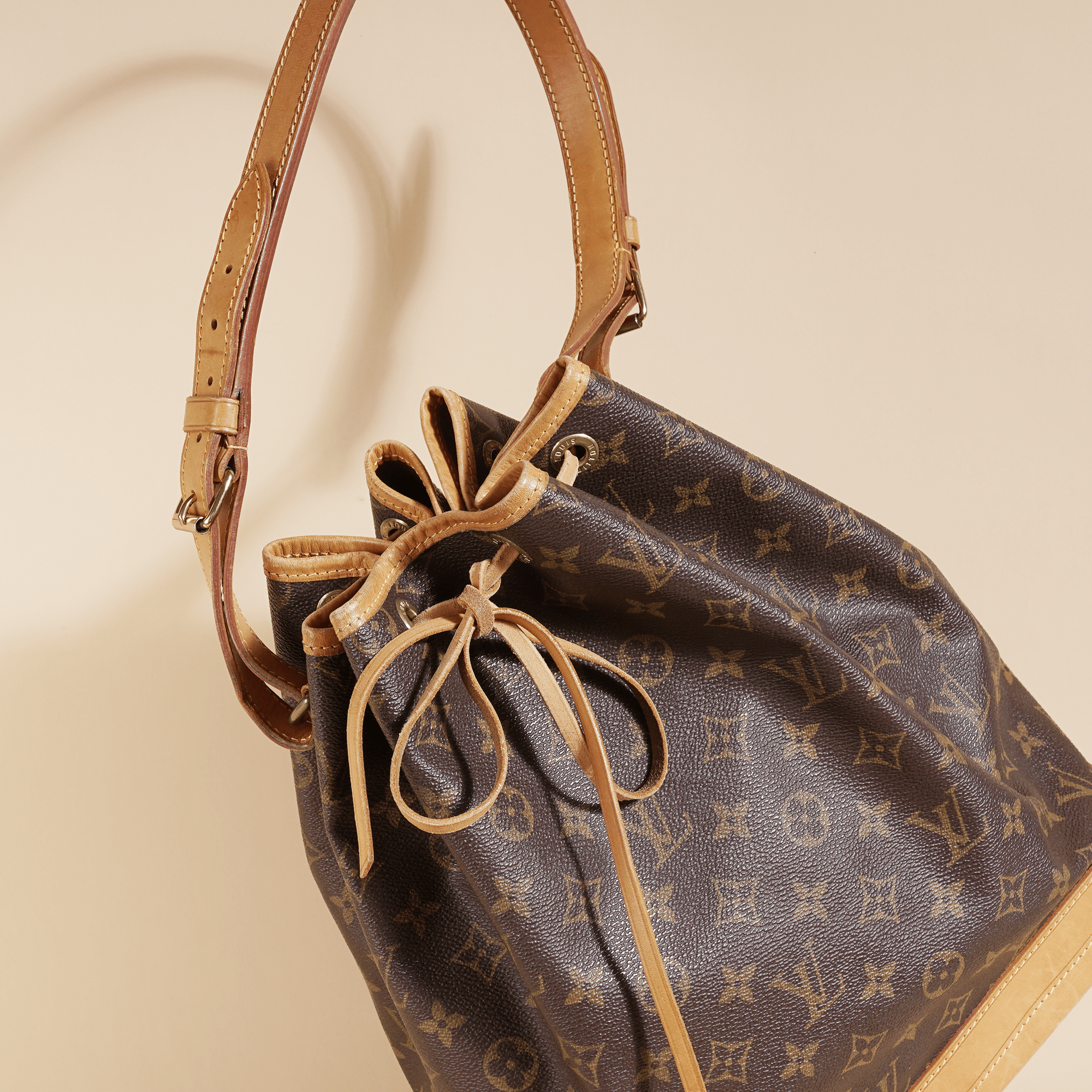 Bags below 2000 EUR header image