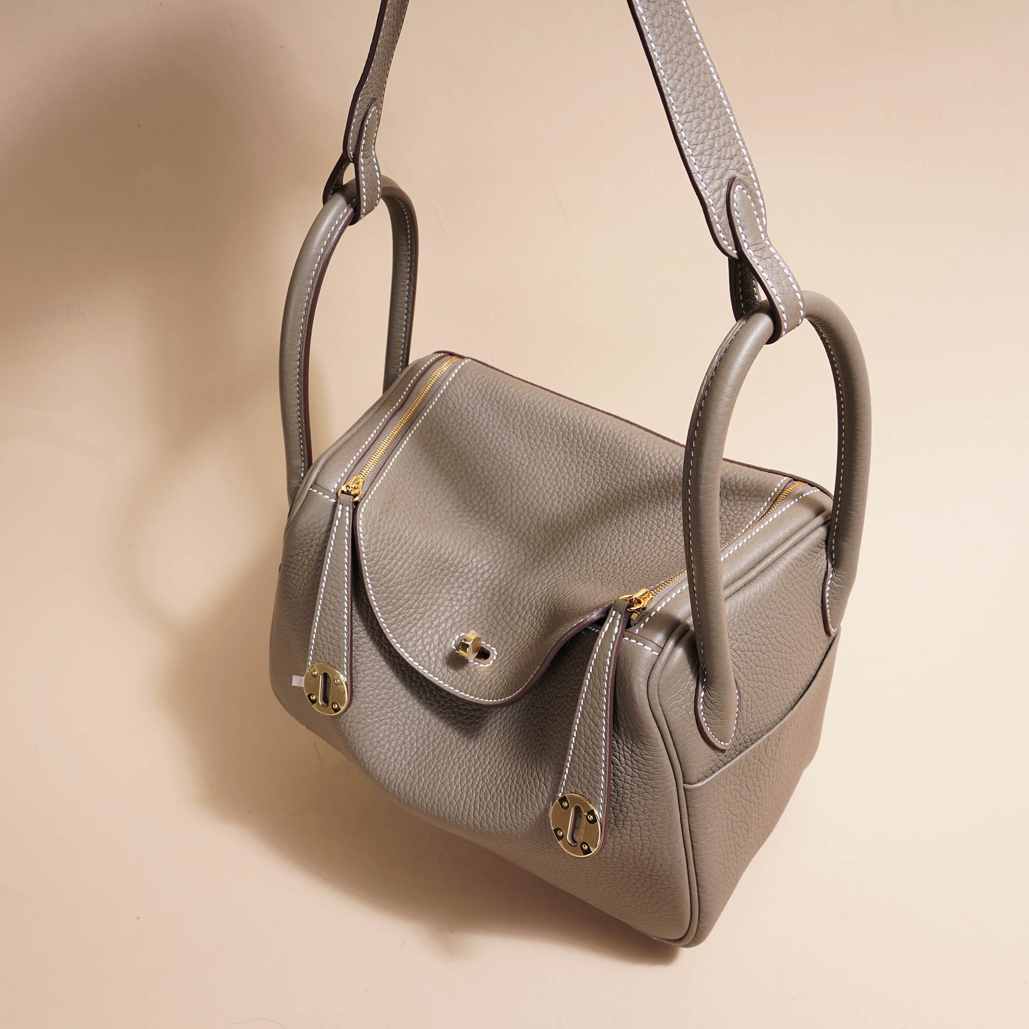 Shoulder Bags header image