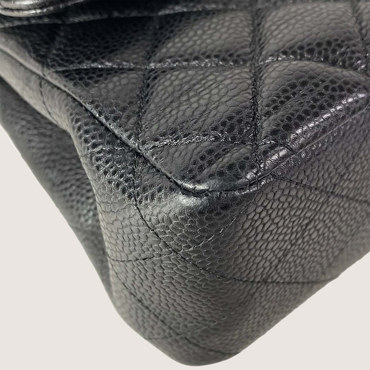 Classic Medium Double Flap Bag image