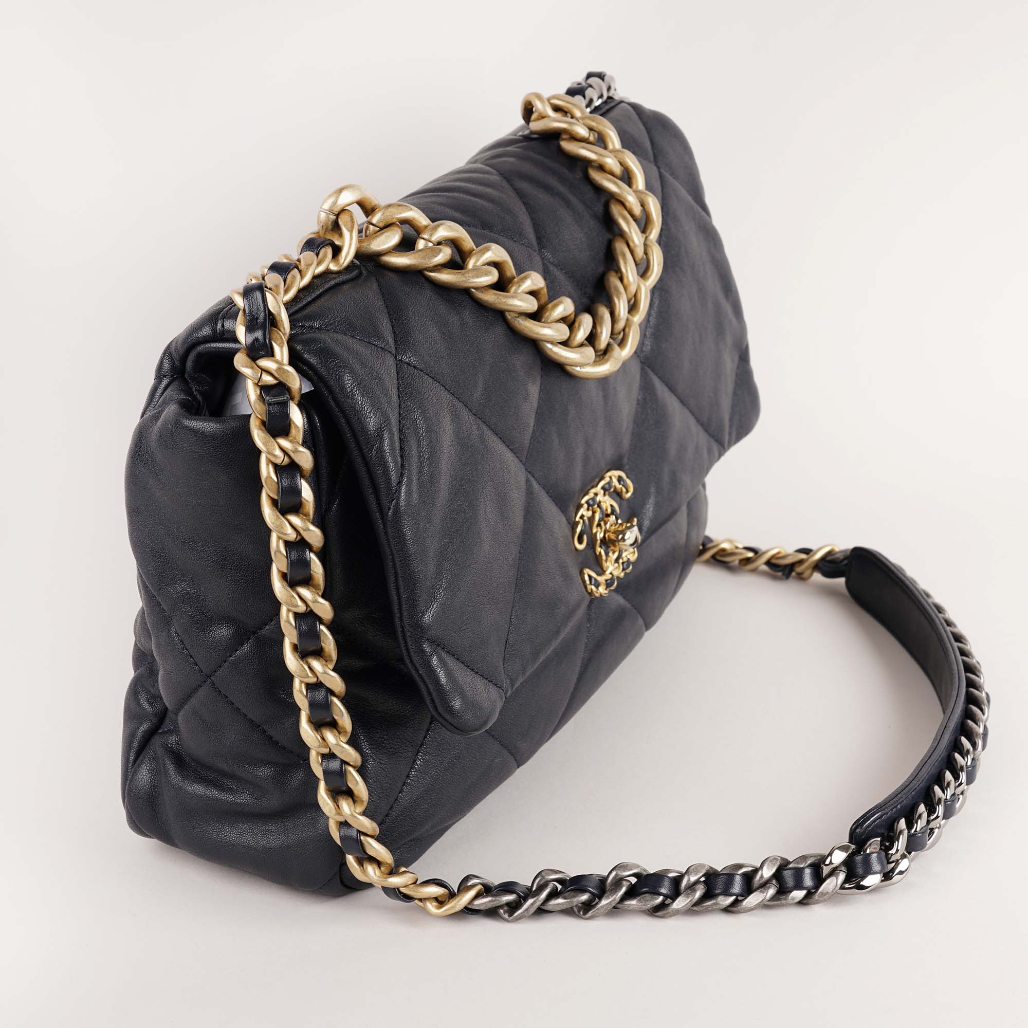 19 Large Flap Bag - CHANEL - Affordable Luxury image