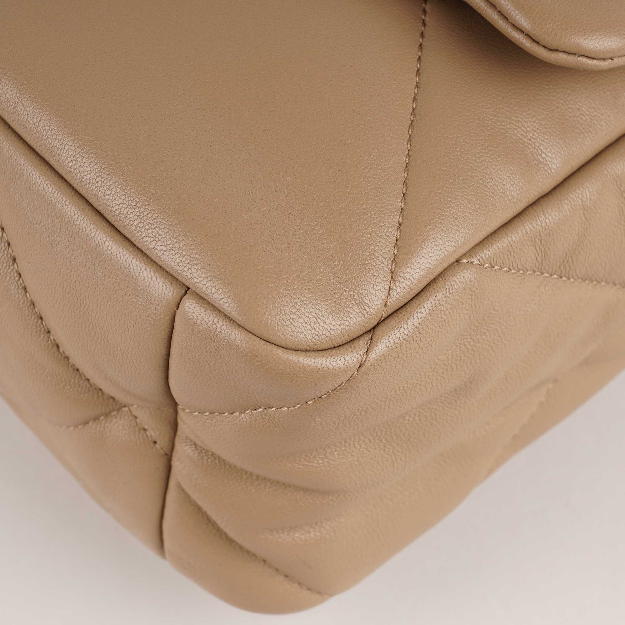 19 Medium/Large Flap - CHANEL - Affordable Luxury image