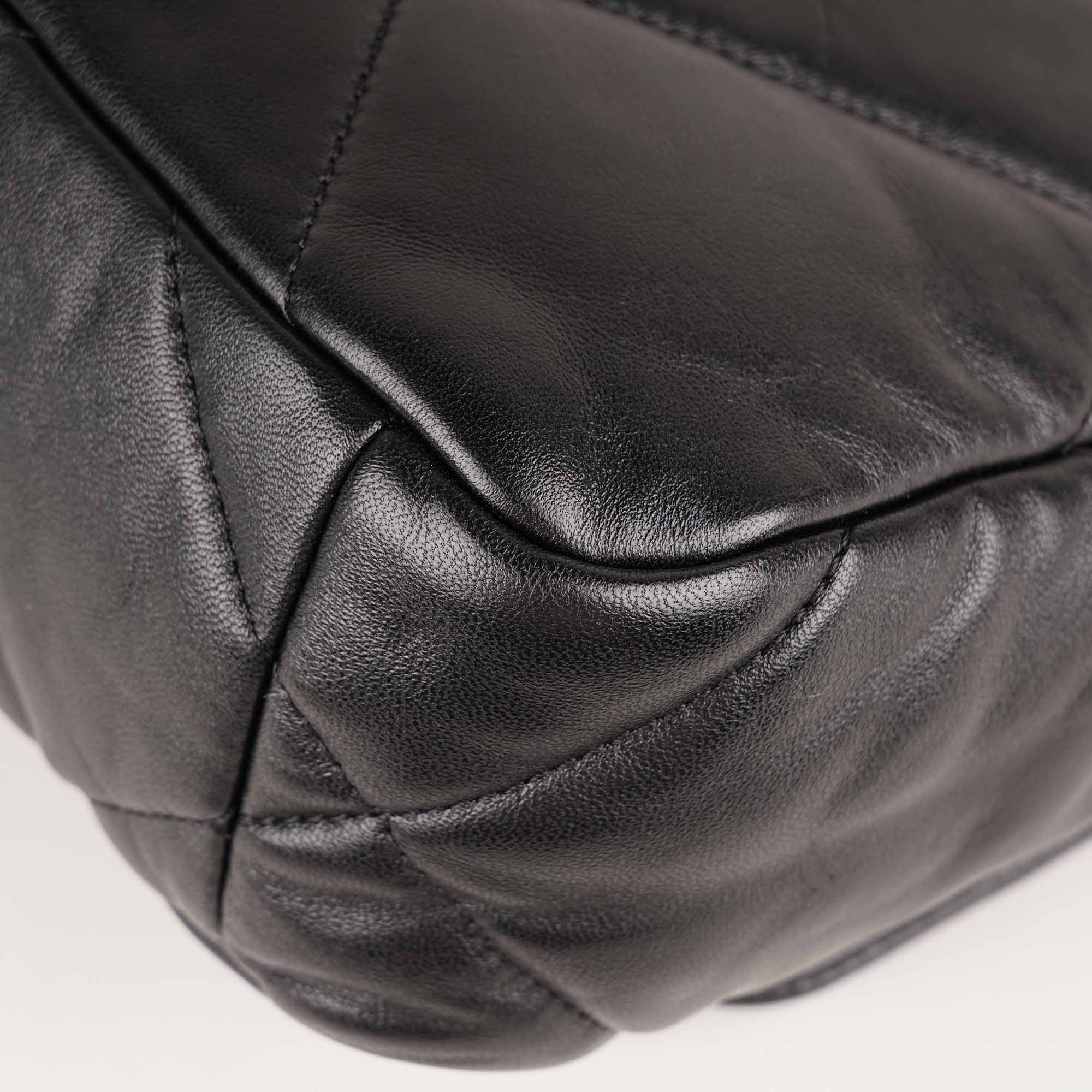 19 Small Flap - CHANEL - Affordable Luxury image