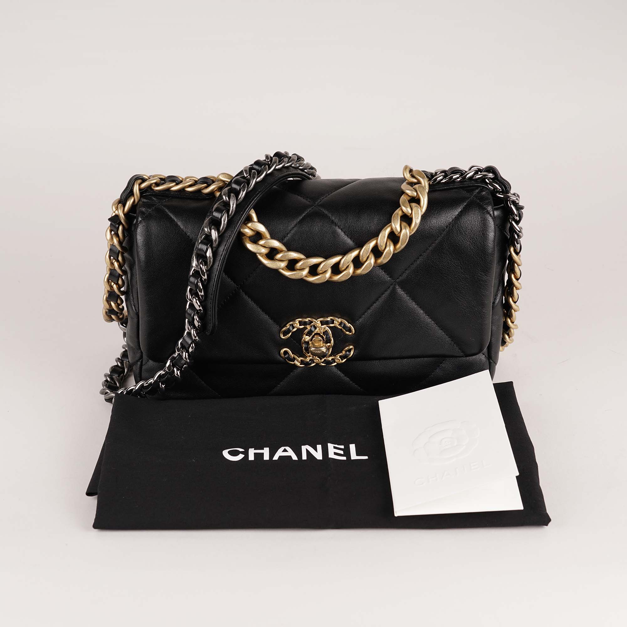 19 Small Flap Bag - CHANEL - Affordable Luxury image