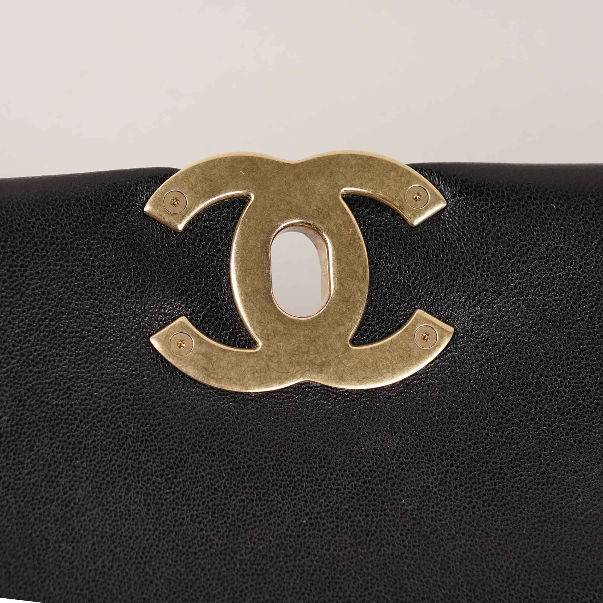 19 Small Flap Bag - CHANEL - Affordable Luxury image