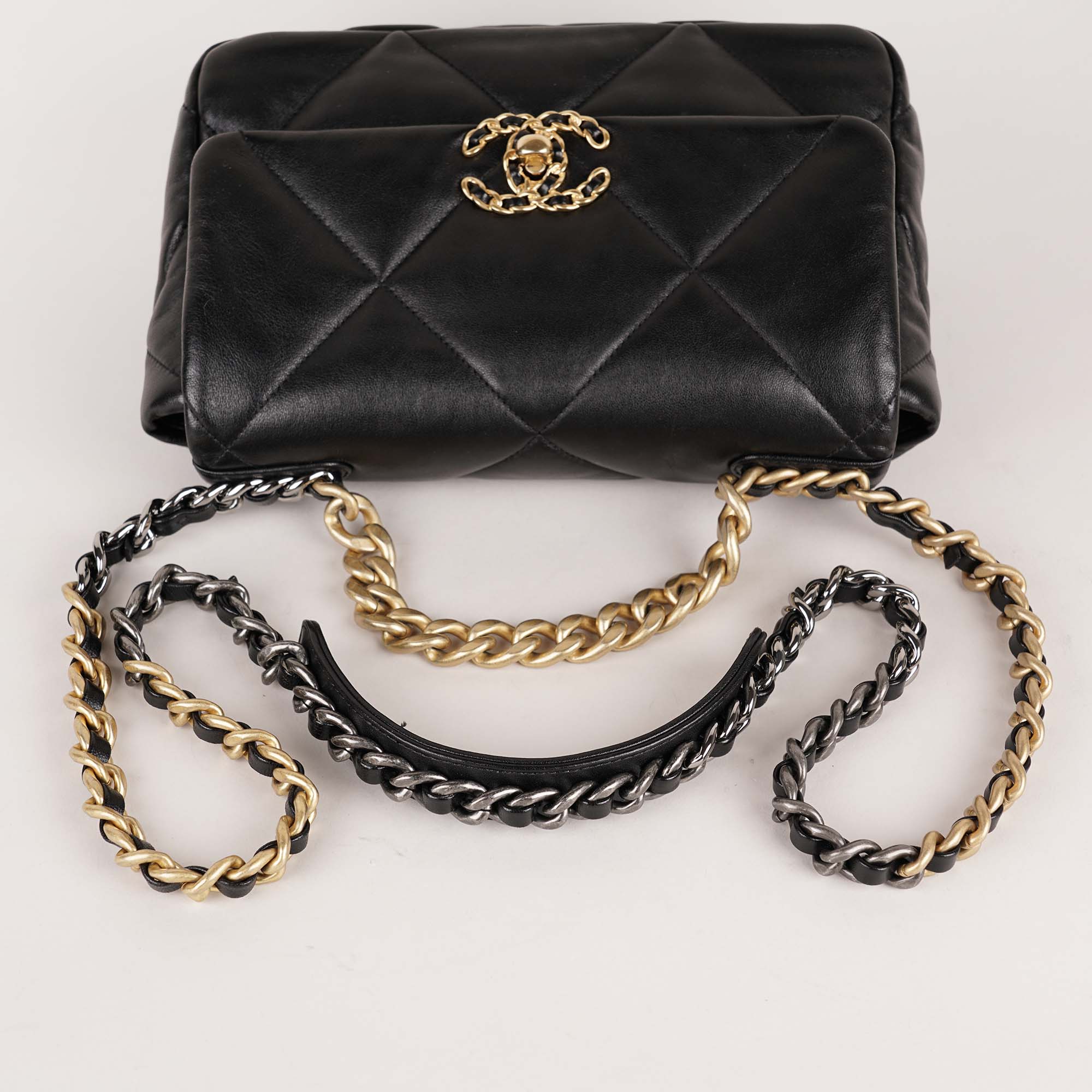 19 Small Flap Bag - CHANEL - Affordable Luxury image
