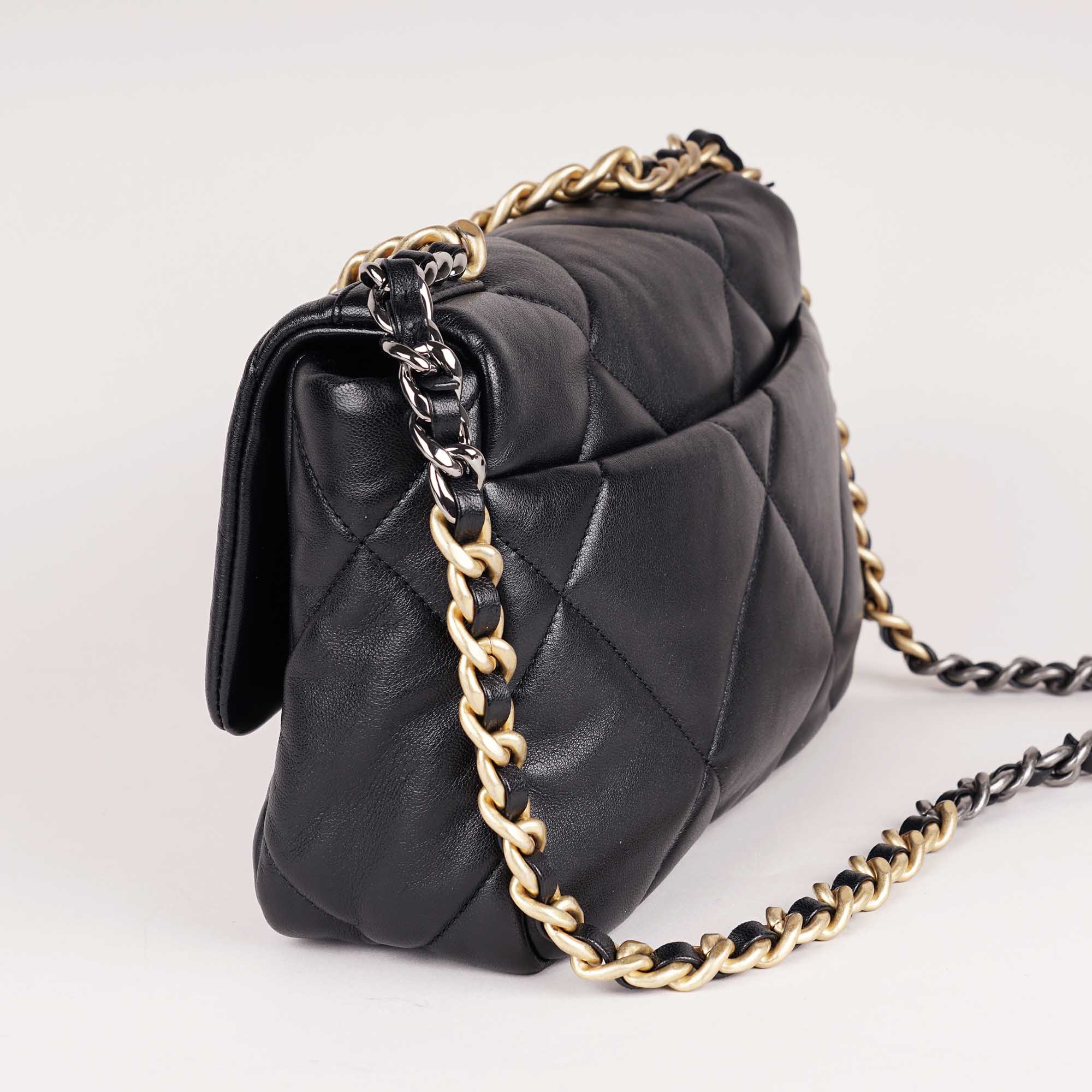 19 Small Flap Bag - CHANEL - Affordable Luxury image