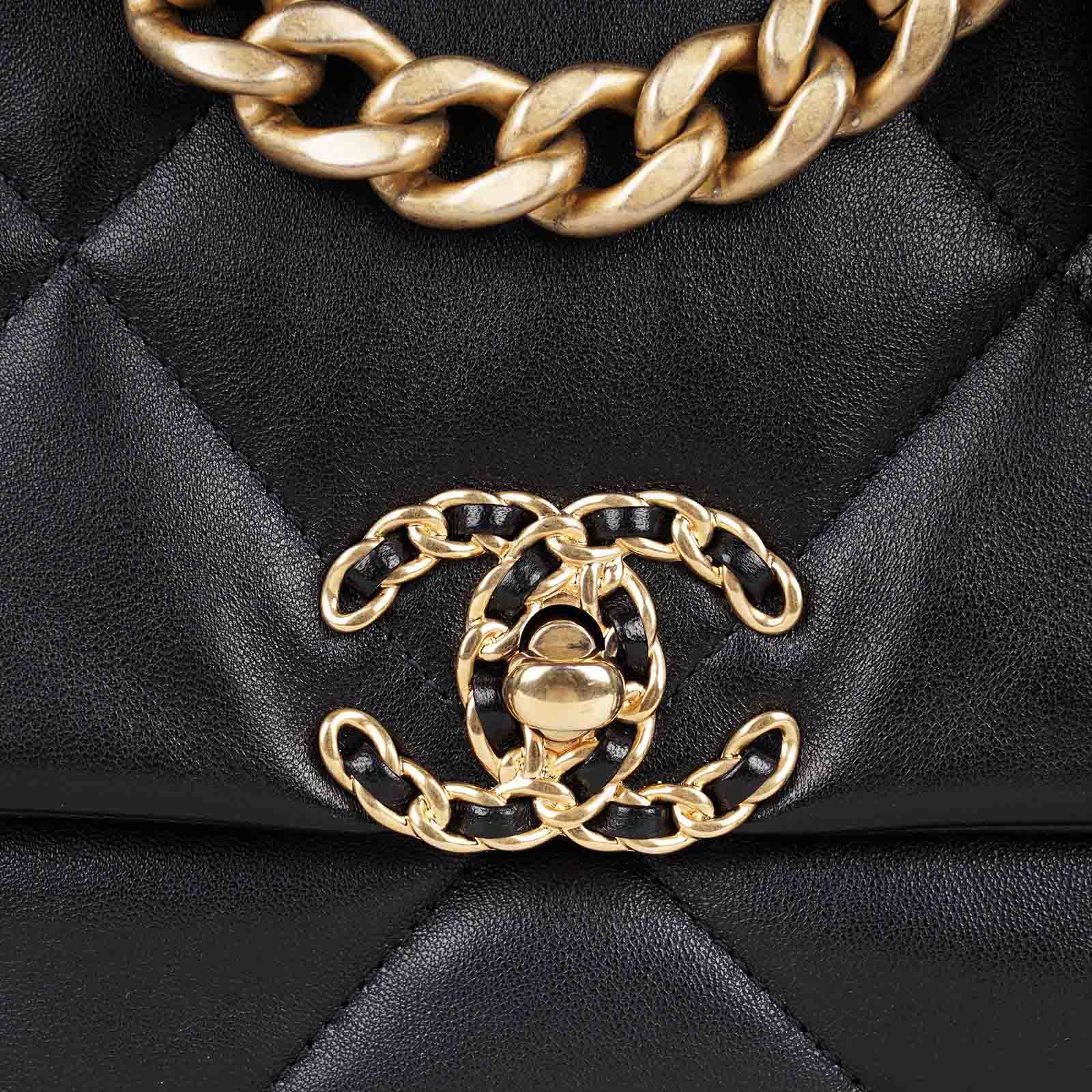 19 Small Flap Bag - CHANEL - Affordable Luxury image