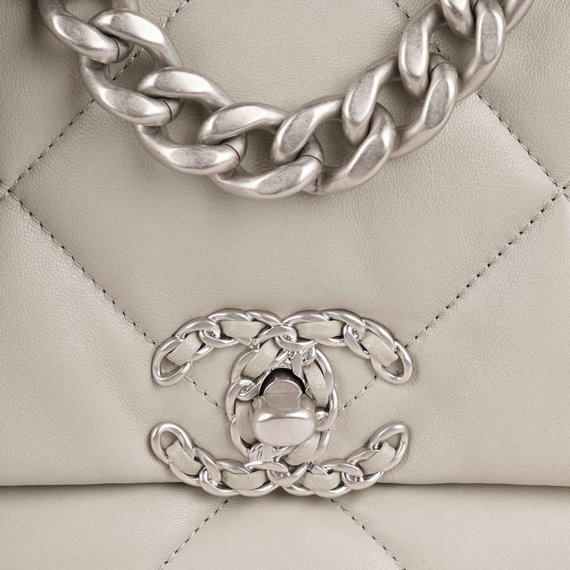 19 Small Flap Bag - CHANEL - Affordable Luxury image