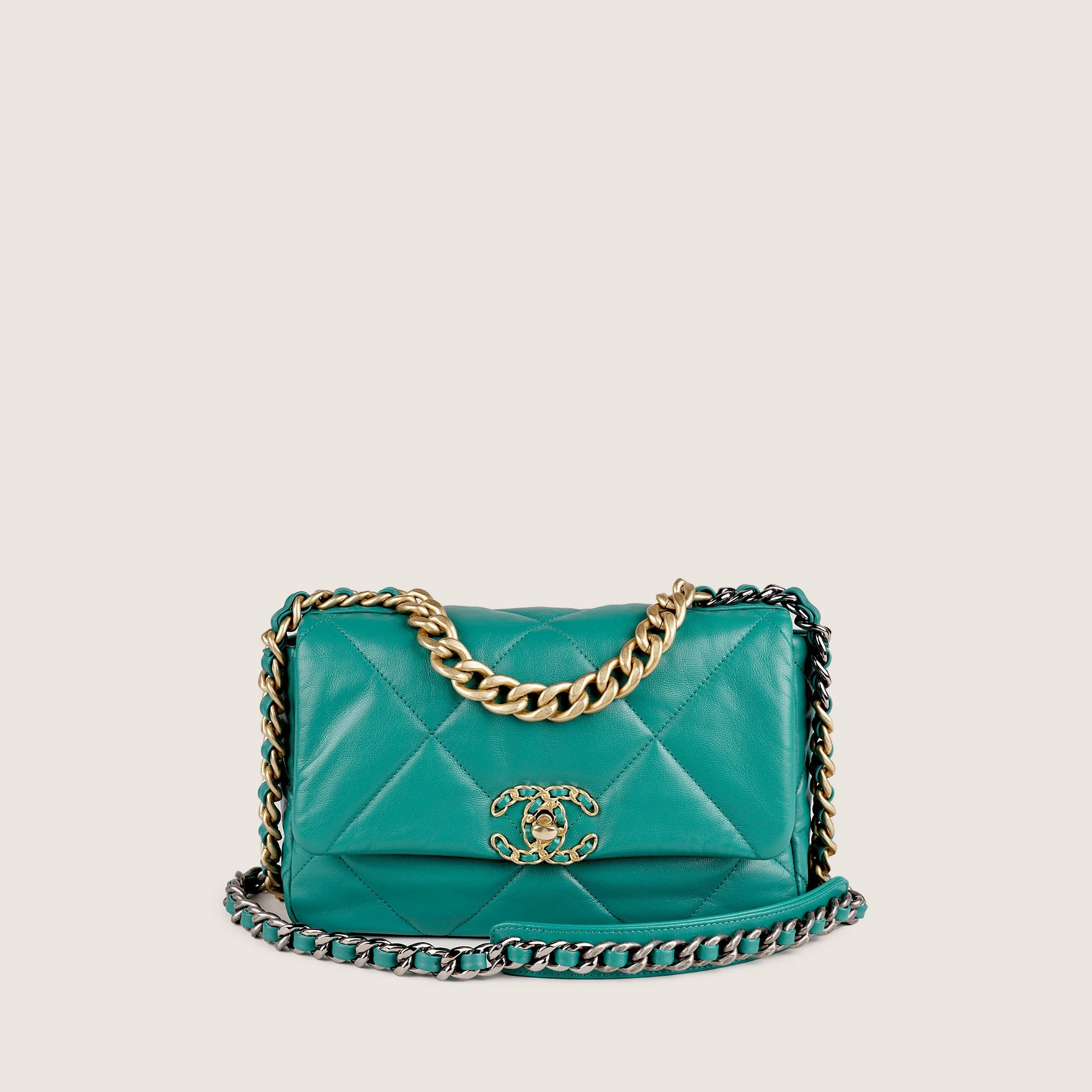 19 Small Flap Bag Green - CHANEL - Affordable Luxury