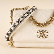 19 Wallet On Chain - CHANEL - Affordable Luxury thumbnail image