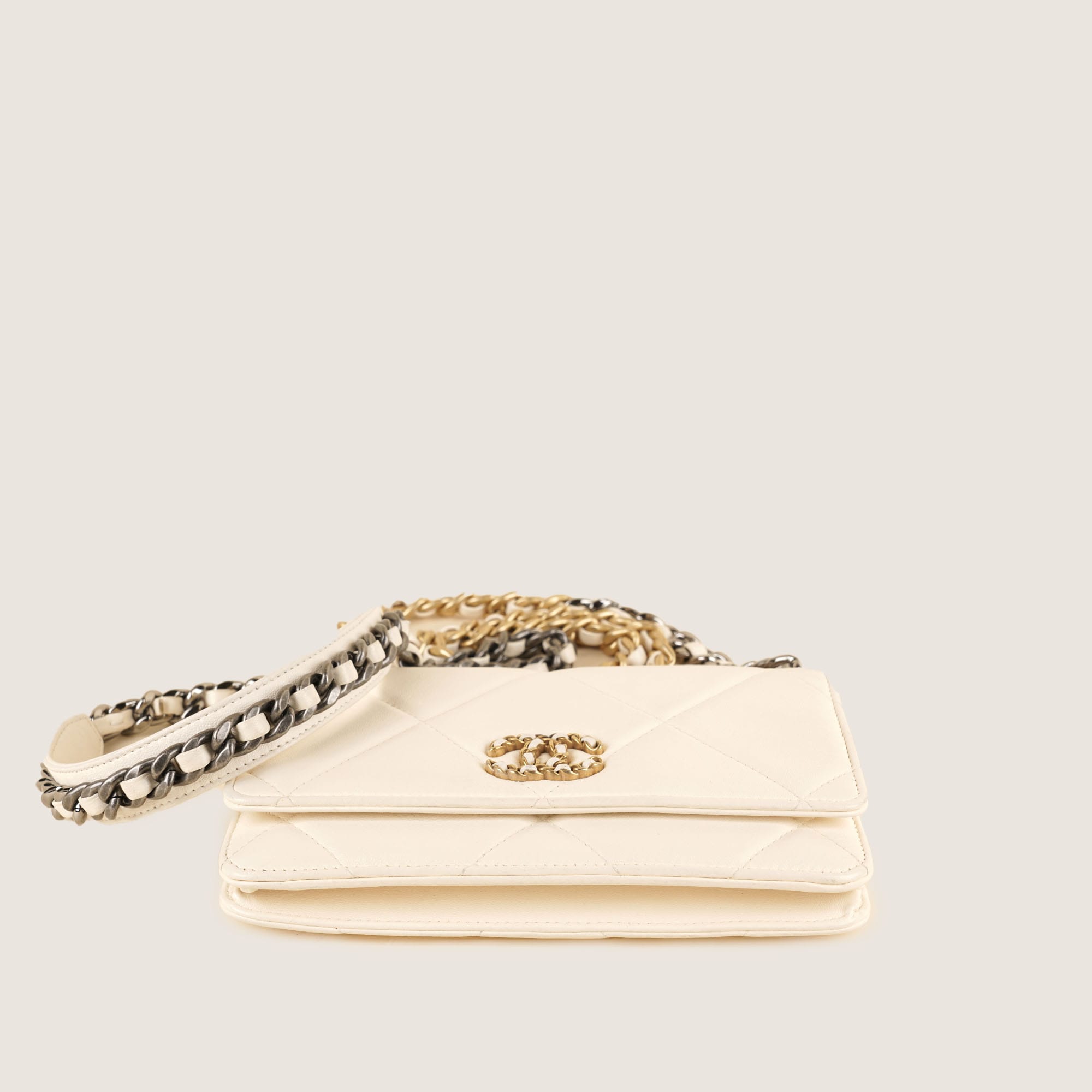 19 Wallet On Chain - CHANEL - Affordable Luxury image