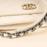 19 Wallet On Chain - CHANEL - Affordable Luxury thumbnail image