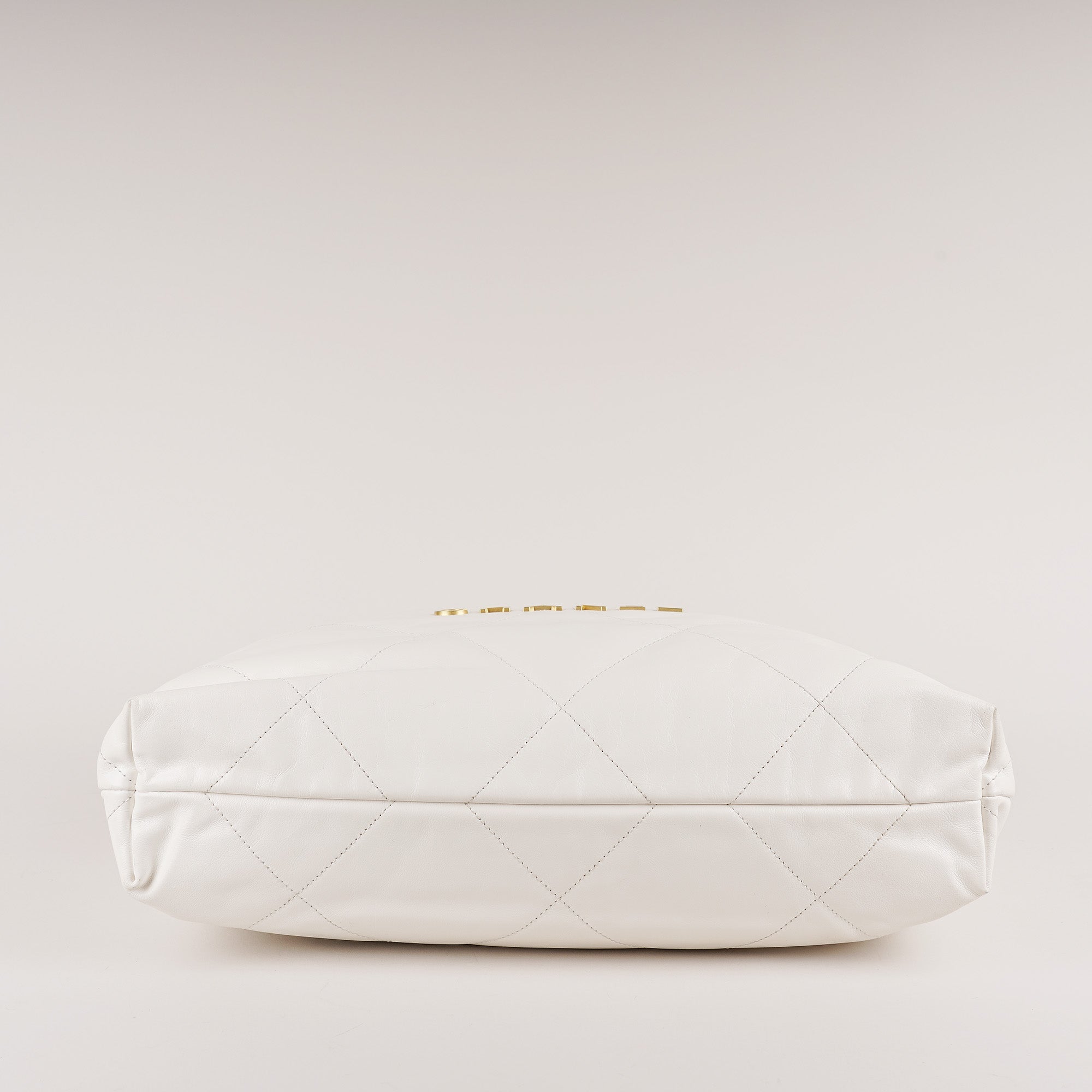 22 Handbag - CHANEL - Affordable Luxury image