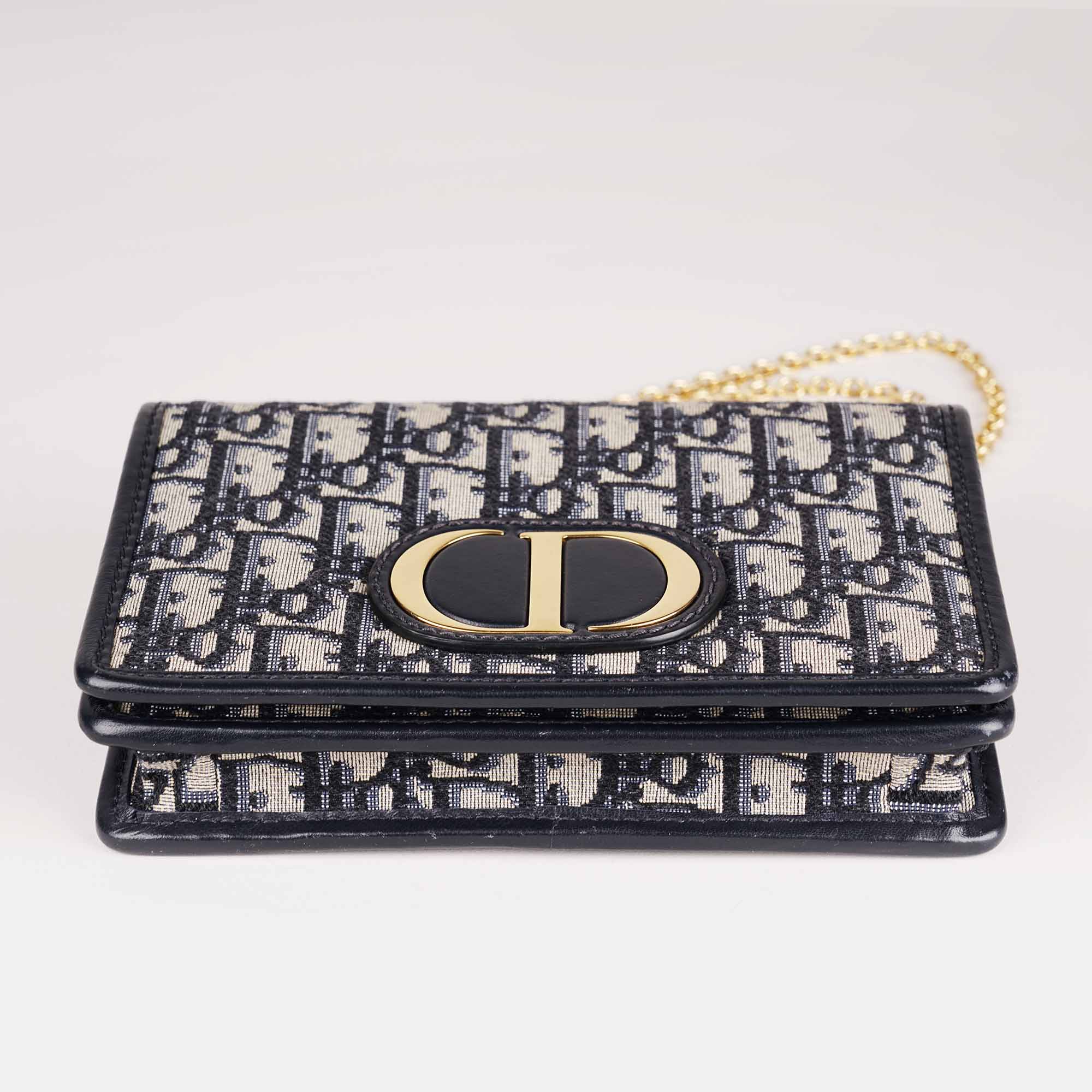 2in1 Montaigne 30 Pouch - CHRISTIAN DIOR - Affordable Luxury image