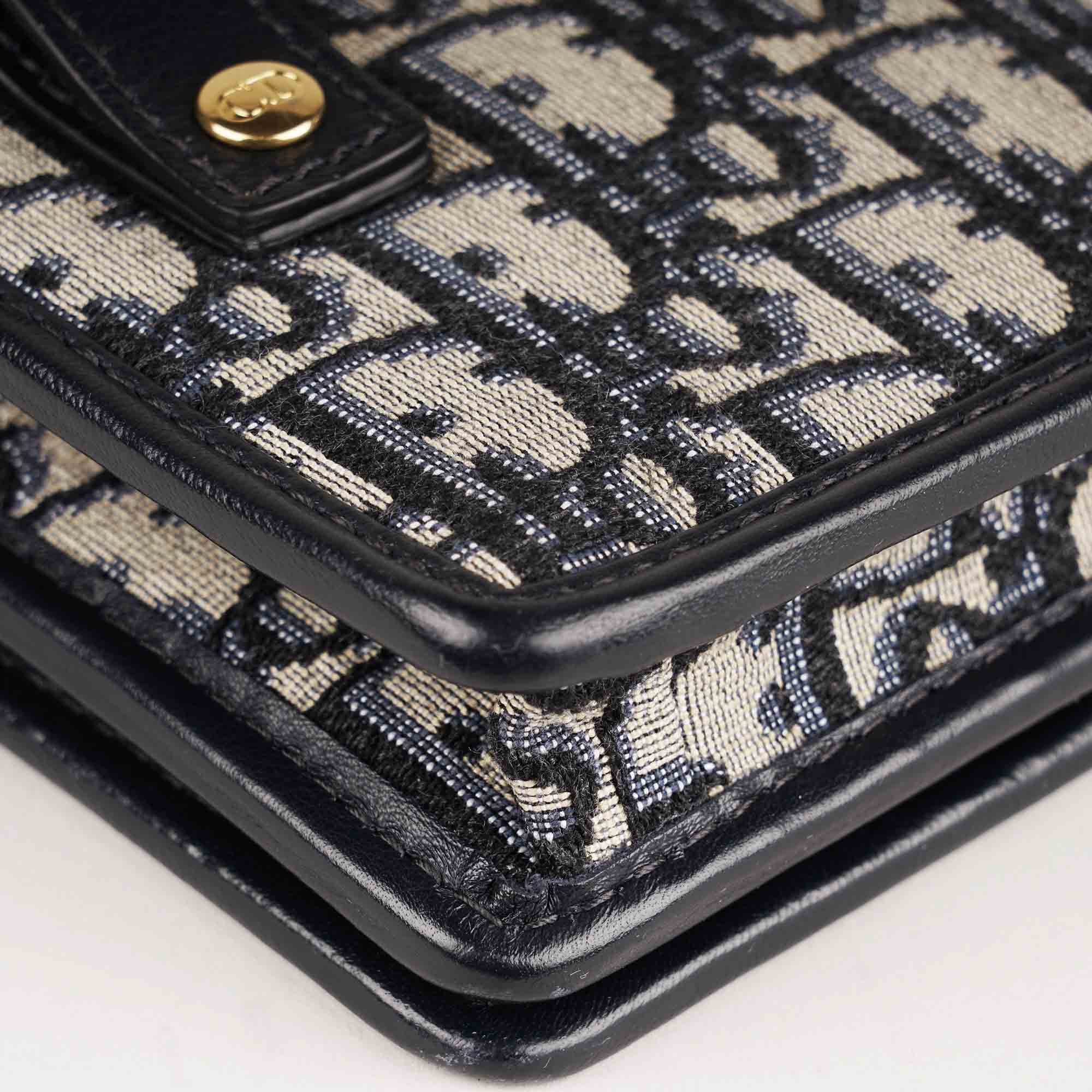 2in1 Montaigne 30 Pouch - CHRISTIAN DIOR - Affordable Luxury image