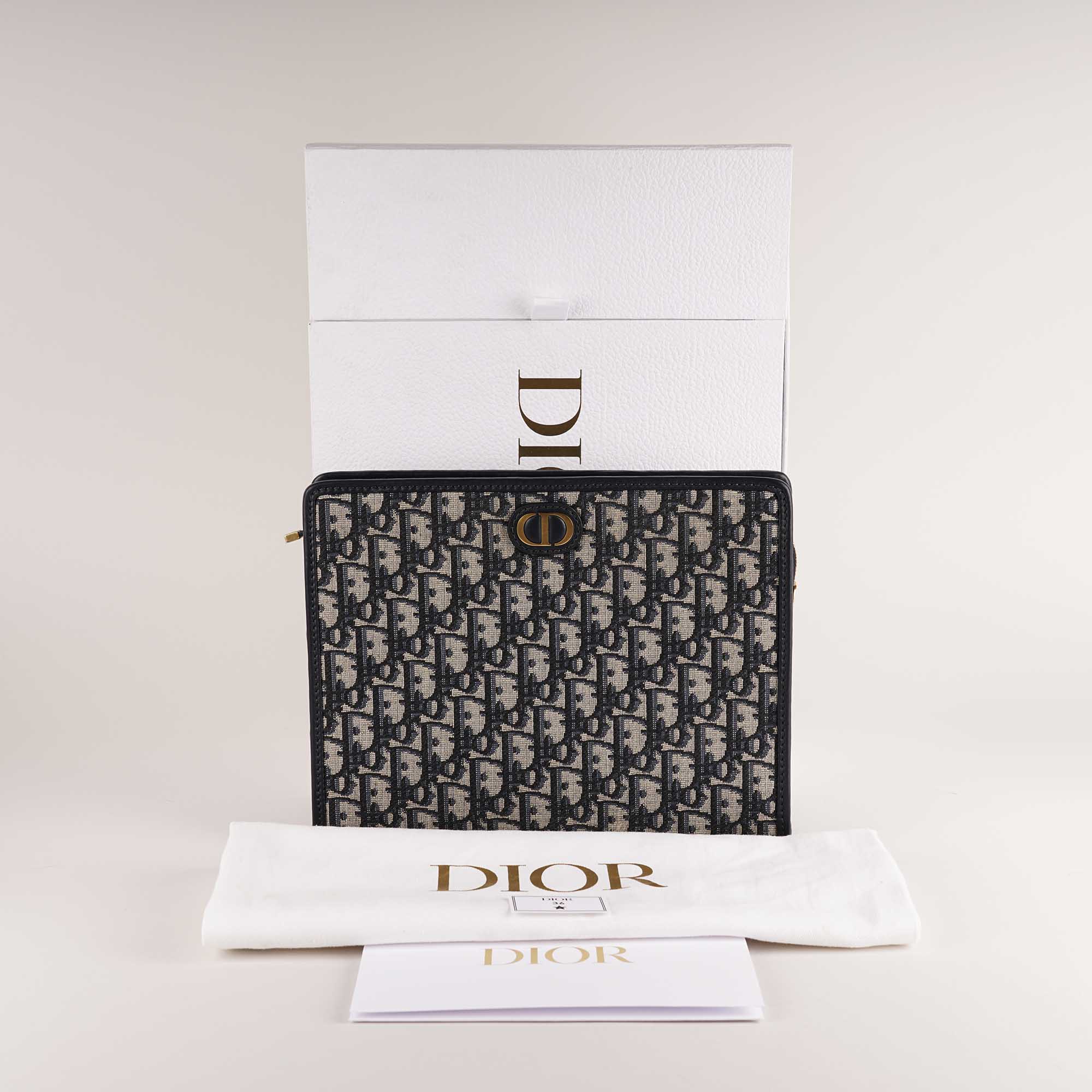 30 Montaigne Dea Pouch - CHRISTIAN DIOR - Affordable Luxury image